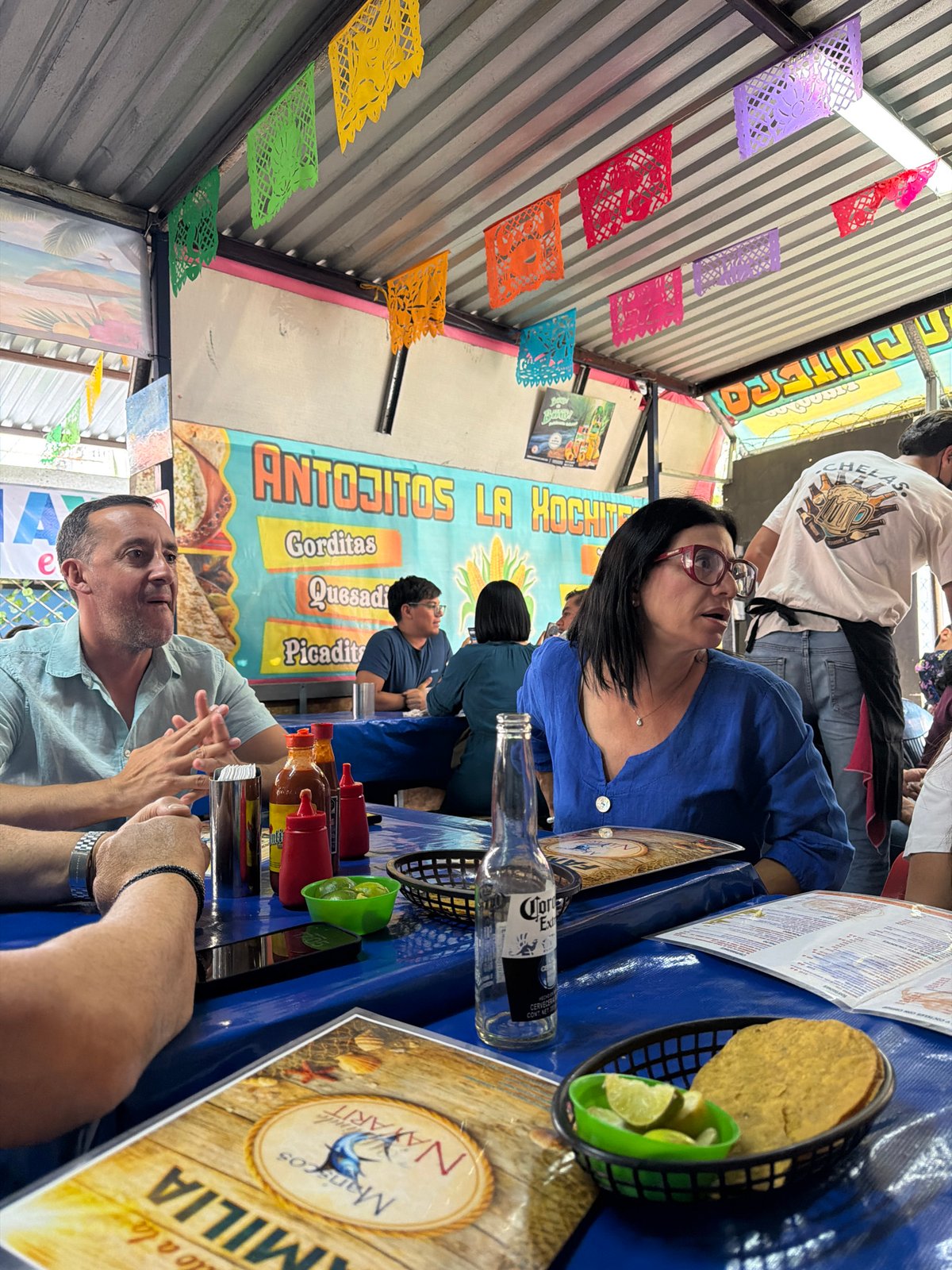 Late night dining captured at San Andrés Cholula restaurant