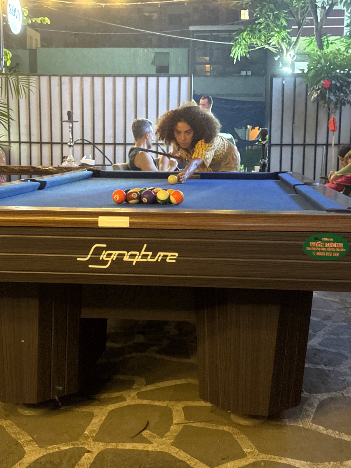 Outdoor pool game observed in Đà Nẵng, Vietnam