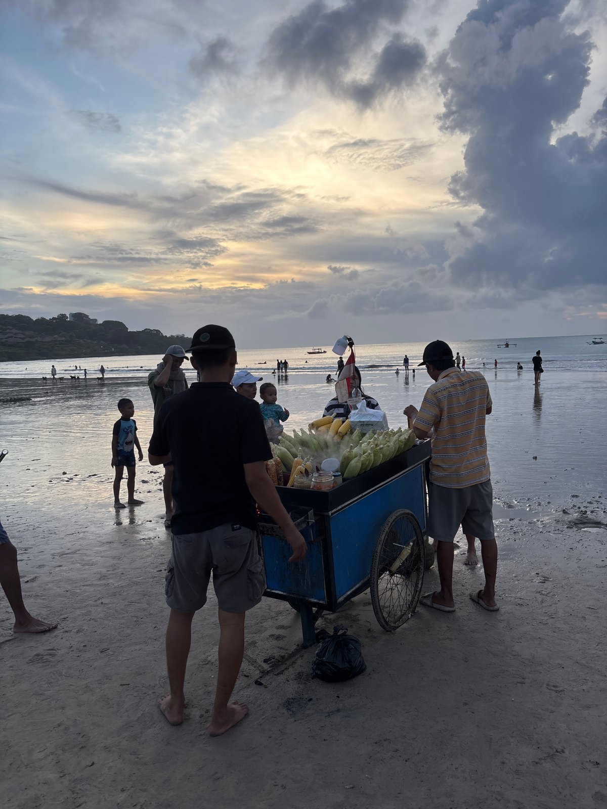 Evening beach life documented in Kuta Selatan, Indonesia