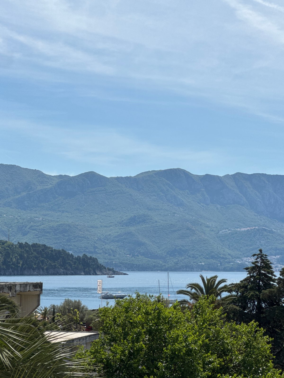 Morning gym session documented in coastal Budva, Montenegro