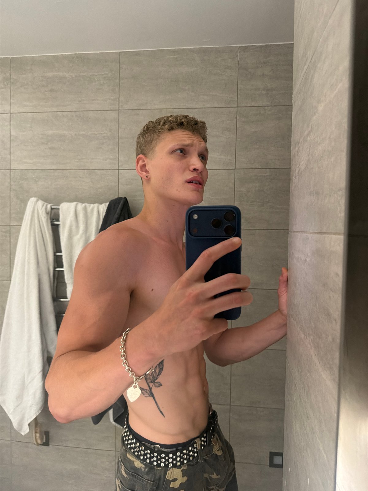 Morning mirror selfies captured by London witnesses