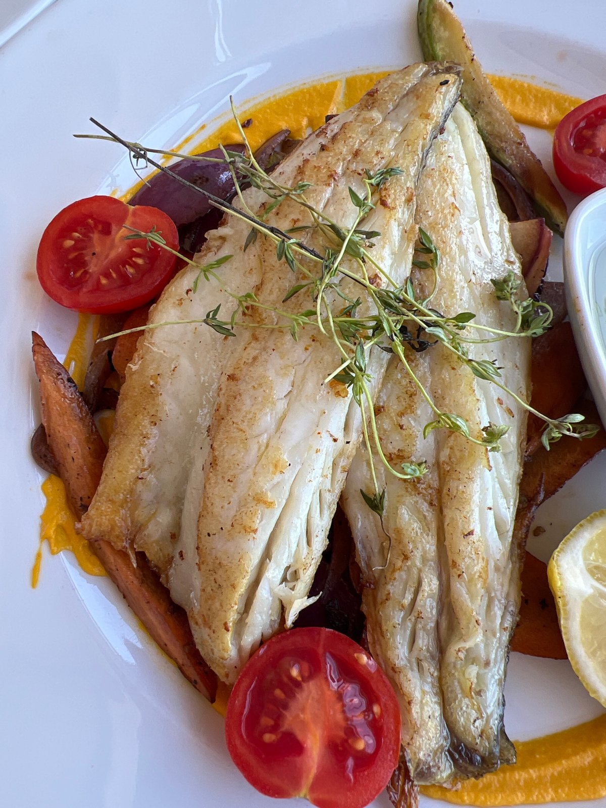 Coastal dining experience documented at Montenegro seafood restaurant