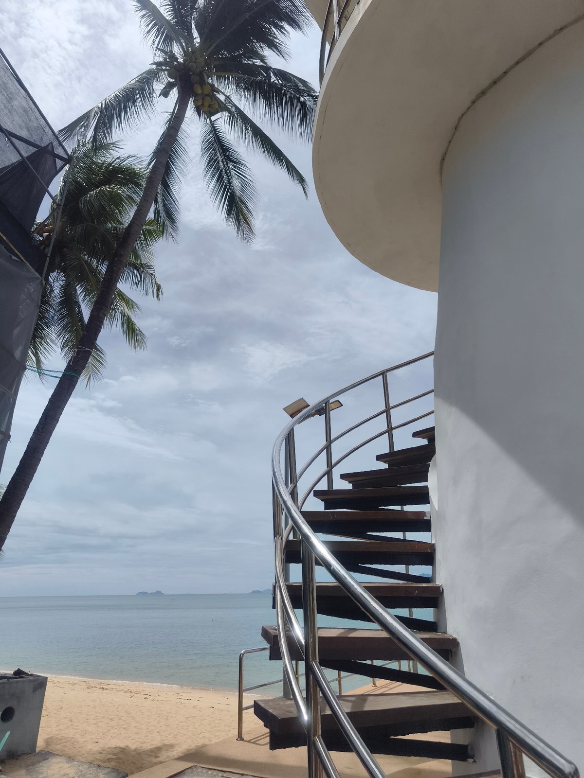 Morning coastal scenes captured in Baan Mae Nam, Thailand