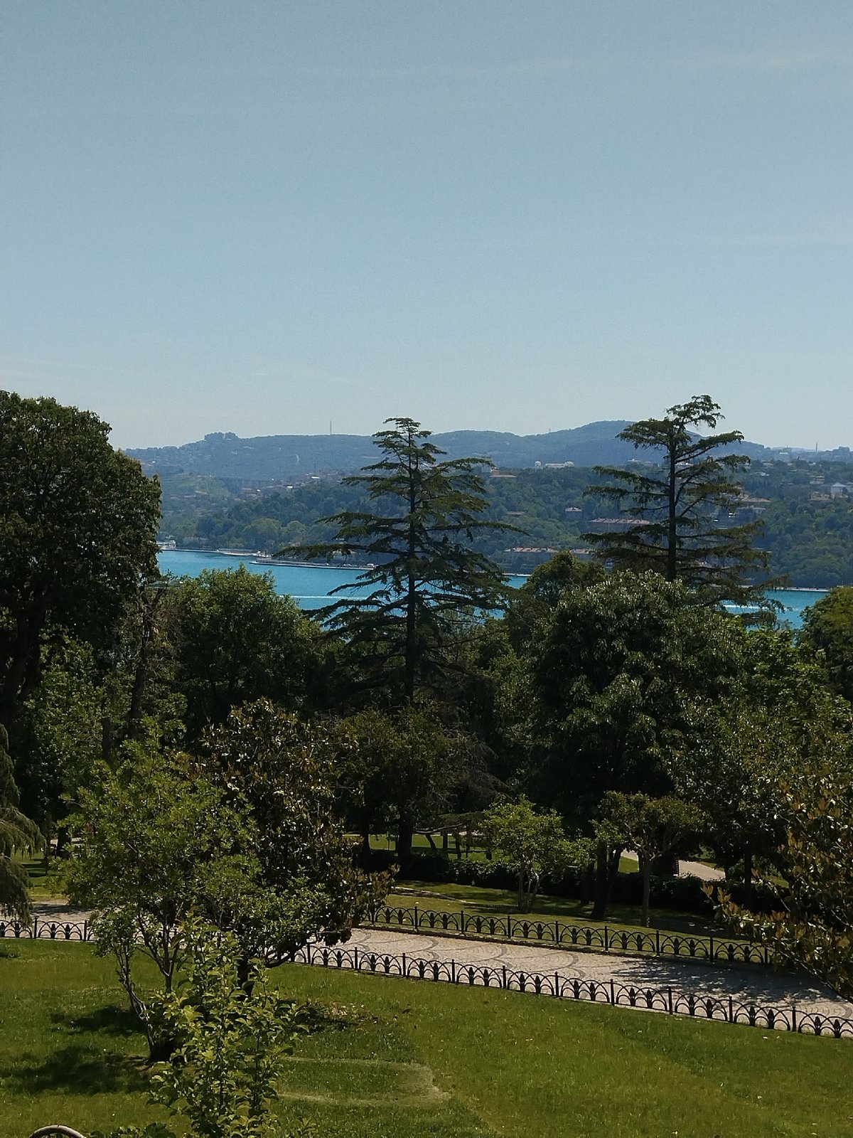 Morning documentation captures everyday life across sunny Sarıyer district