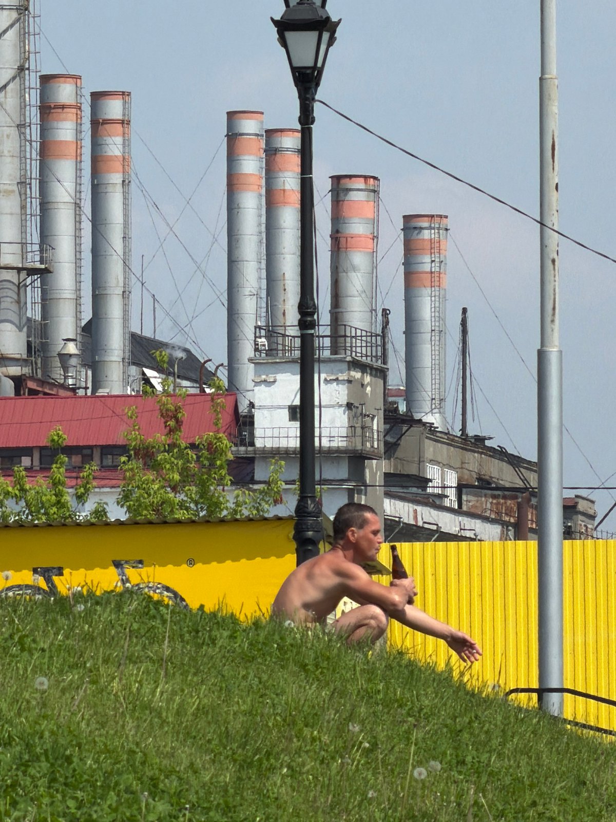 Ordinary moments documented across Saratov in single minute