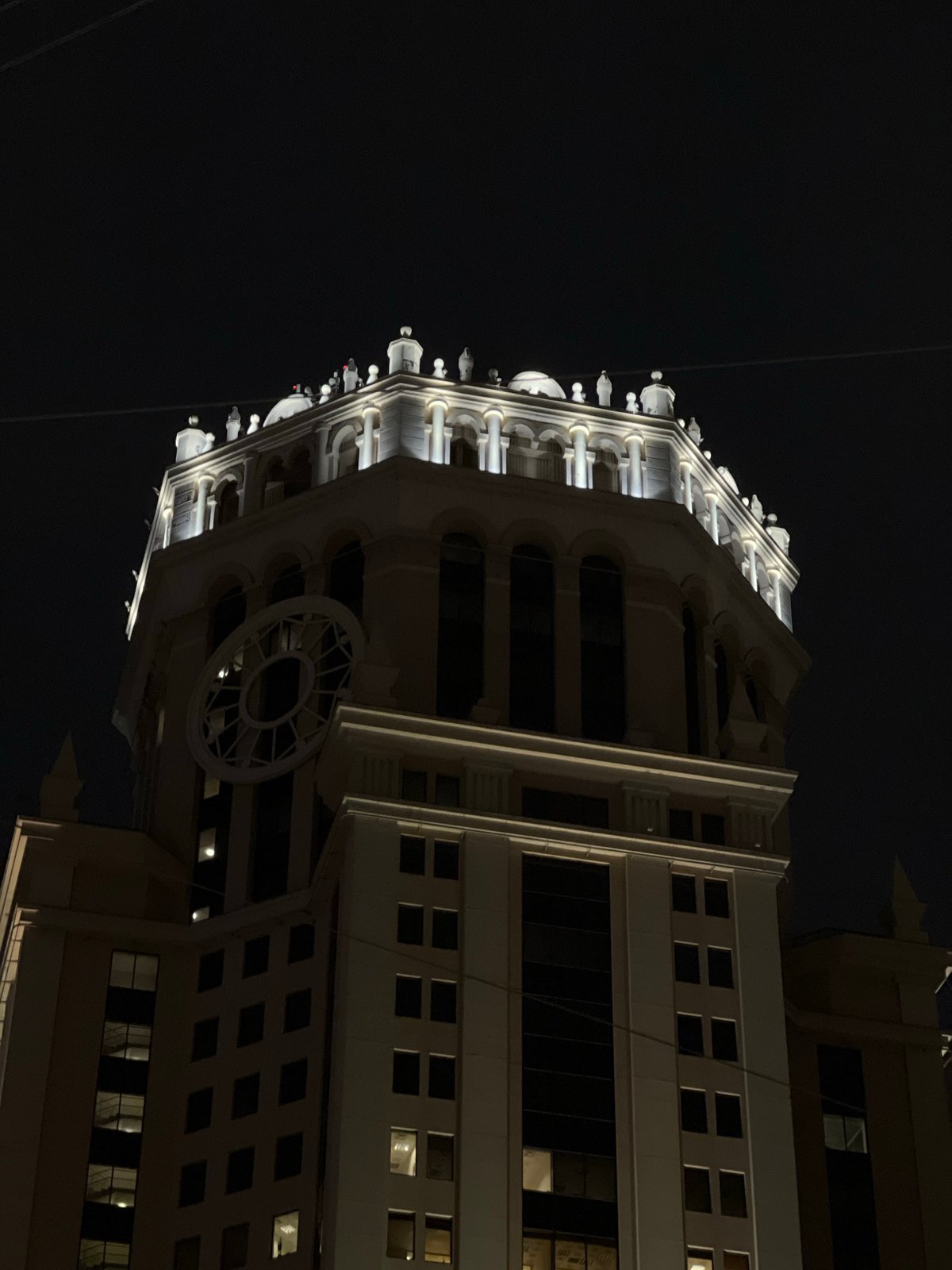 Nighttime scenes documented around Moscow's Paveletskaya station district