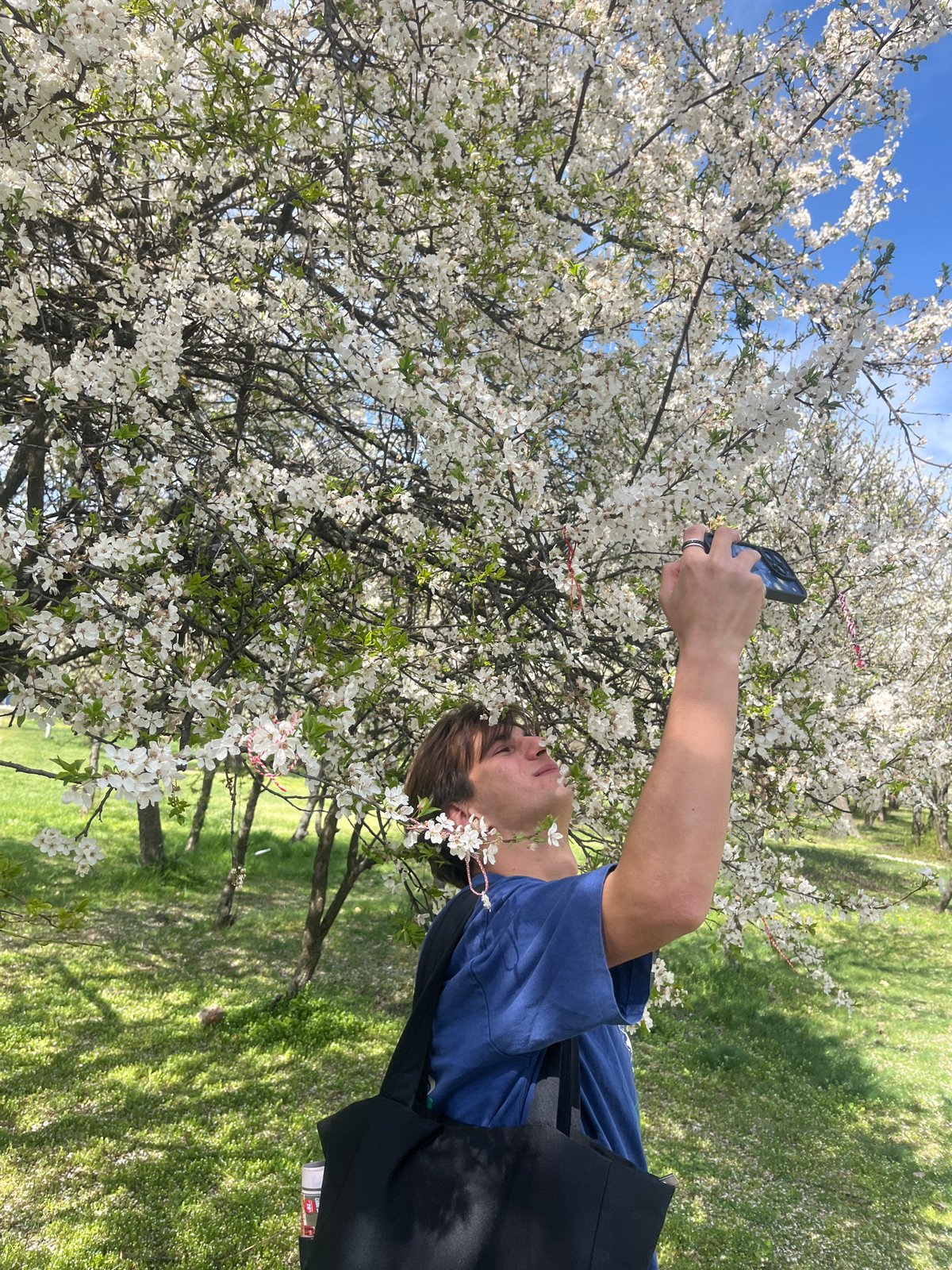 Spring day documentation in Sofia park includes photos, pizza