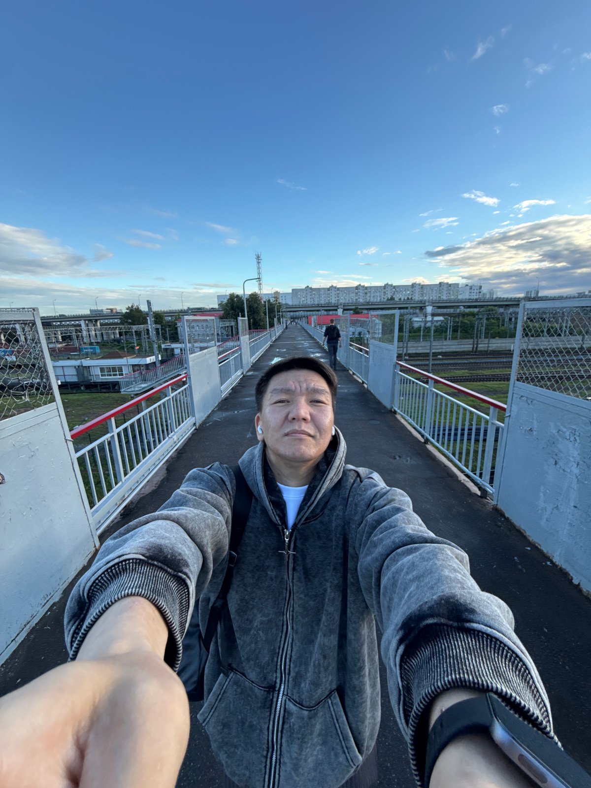 Hanging out above a Moscow railway yard on a cloudy afternoon