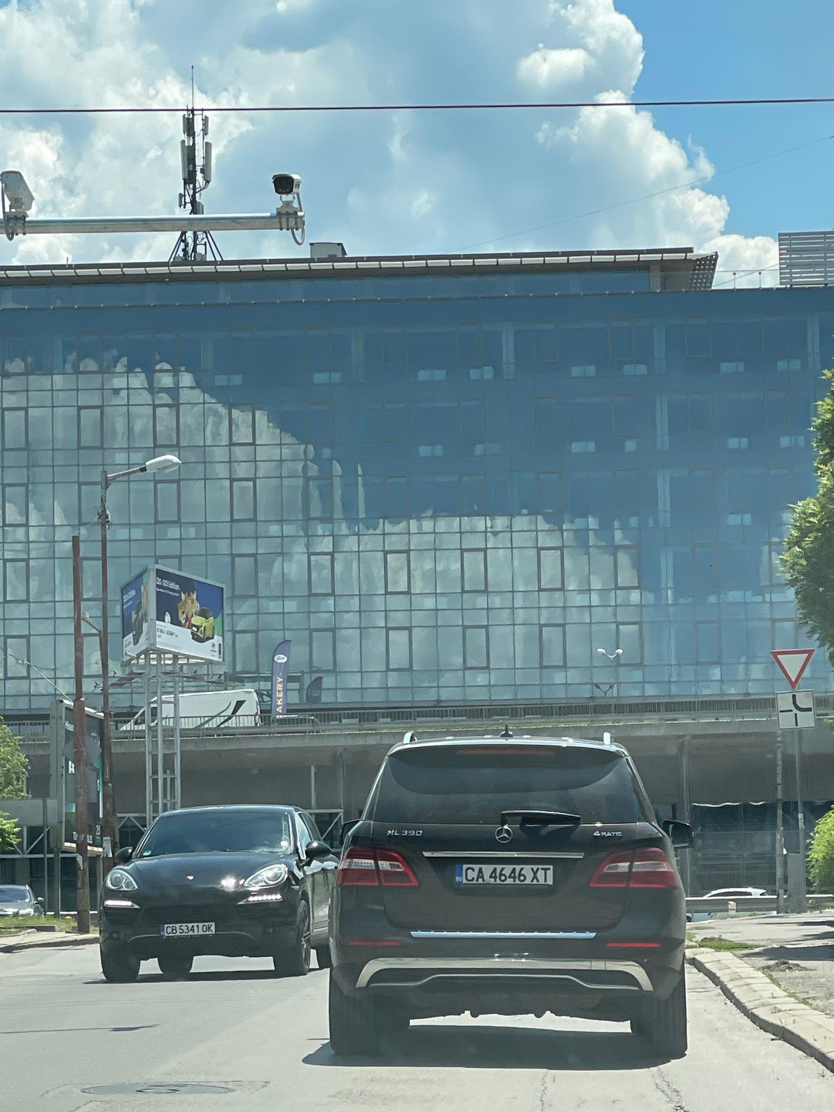 Ordinary morning life documented across Sofia during 35-minute window
