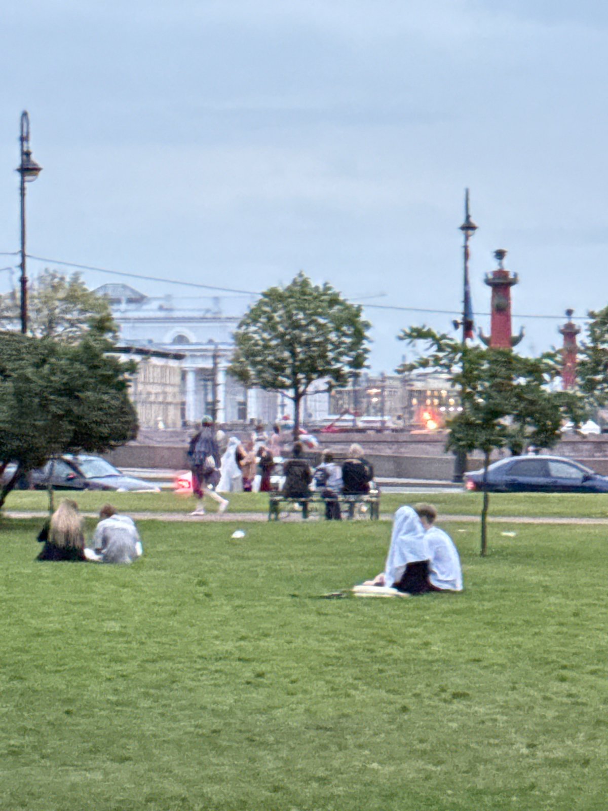 Evening hangouts across Saint Petersburg's parks and cafes