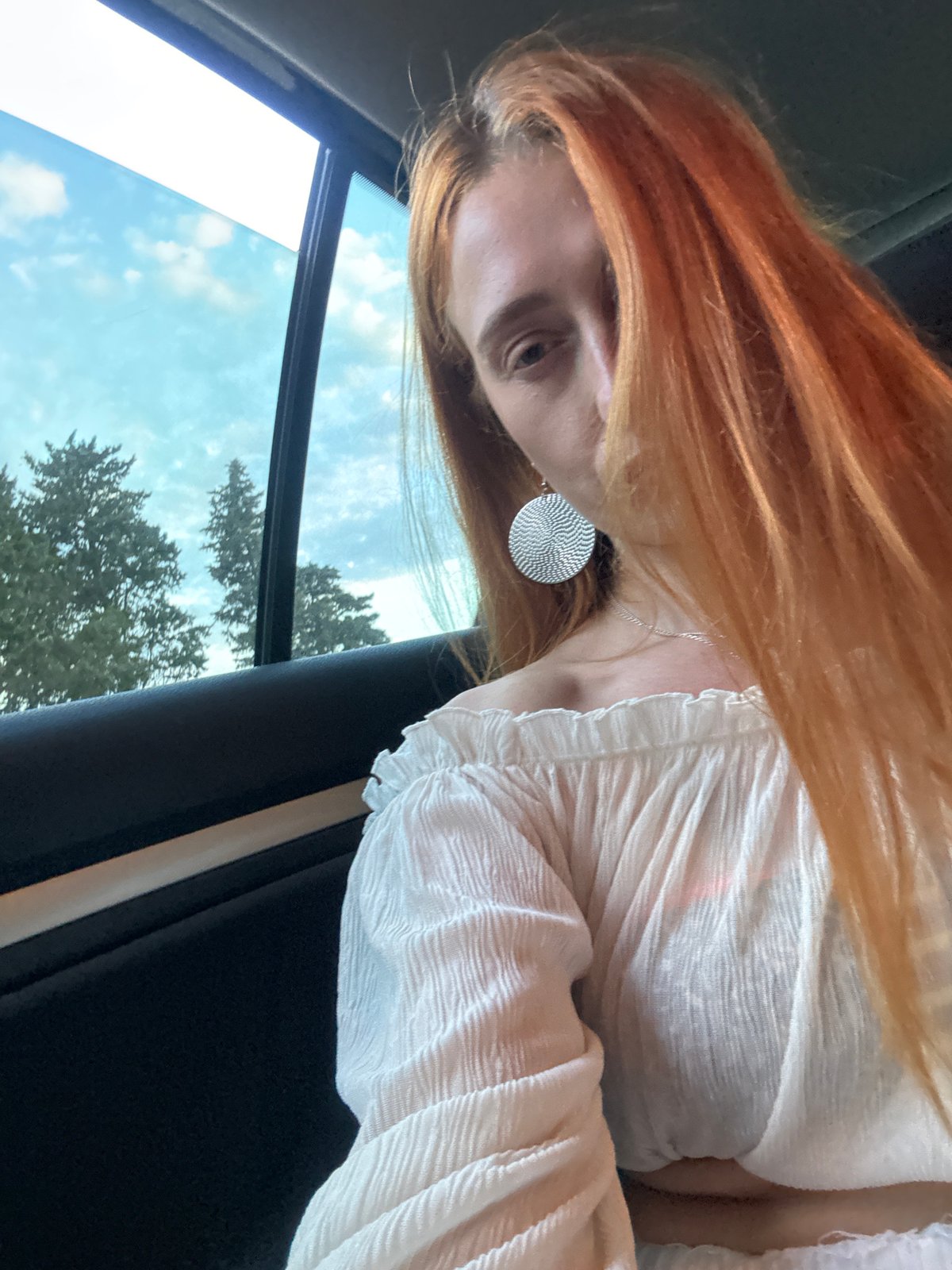 Woman documents car journey through Petrovac, Montenegro in selfies