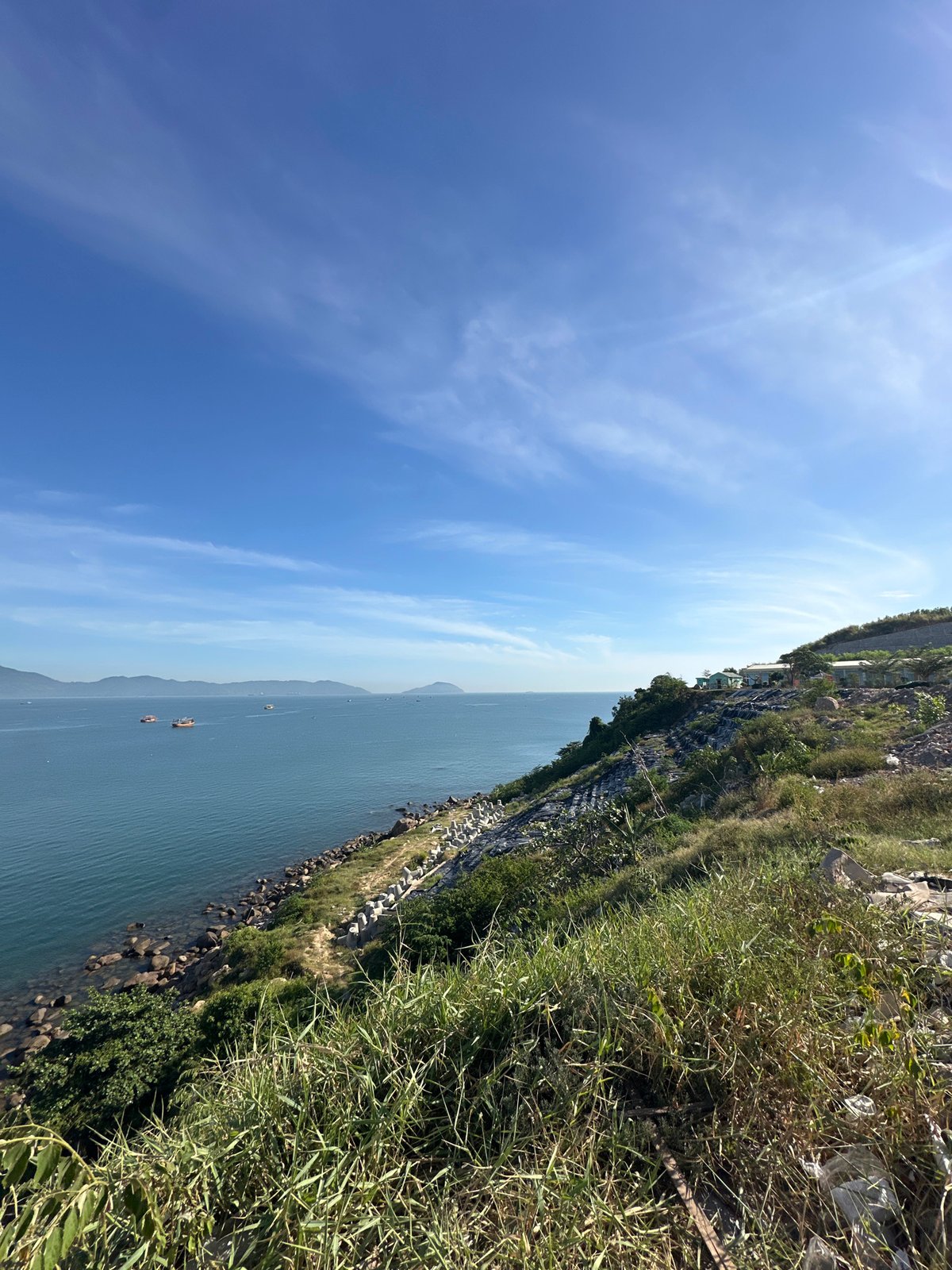 Da Nang coastline: sea views, fishing boats, and waterfront construction