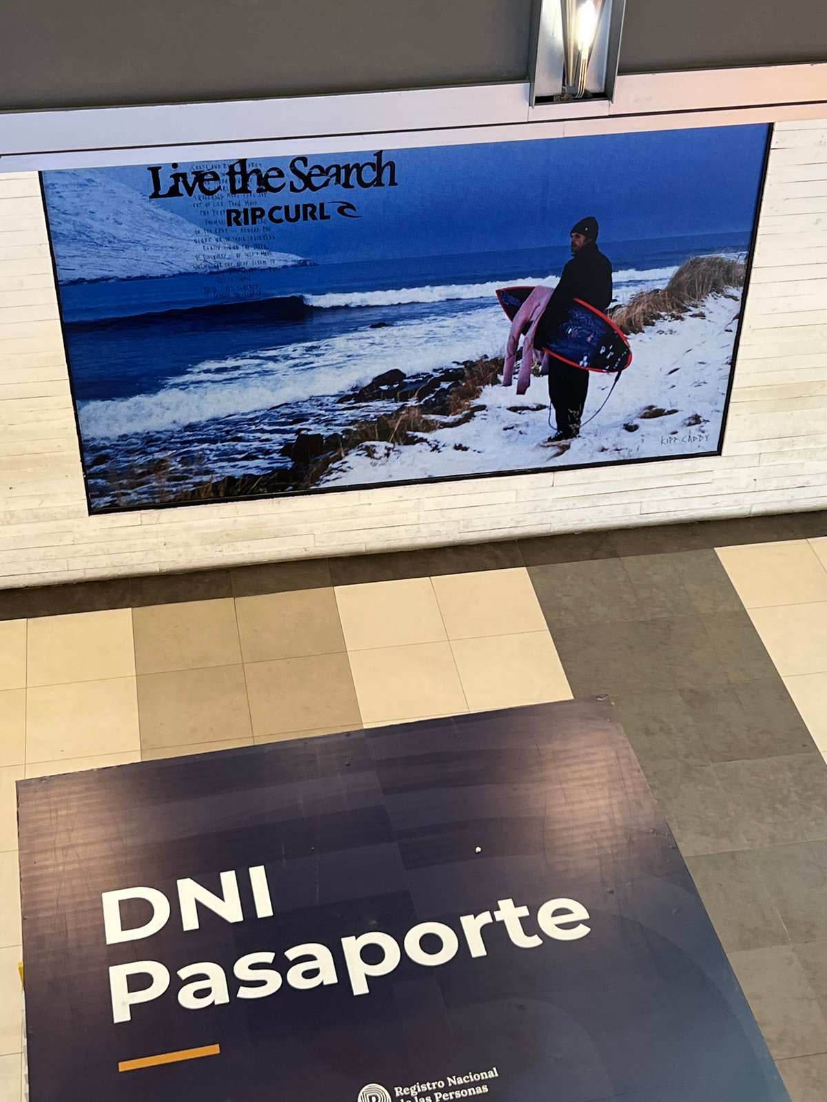 Shopping mall scenes documented across Buenos Aires location
