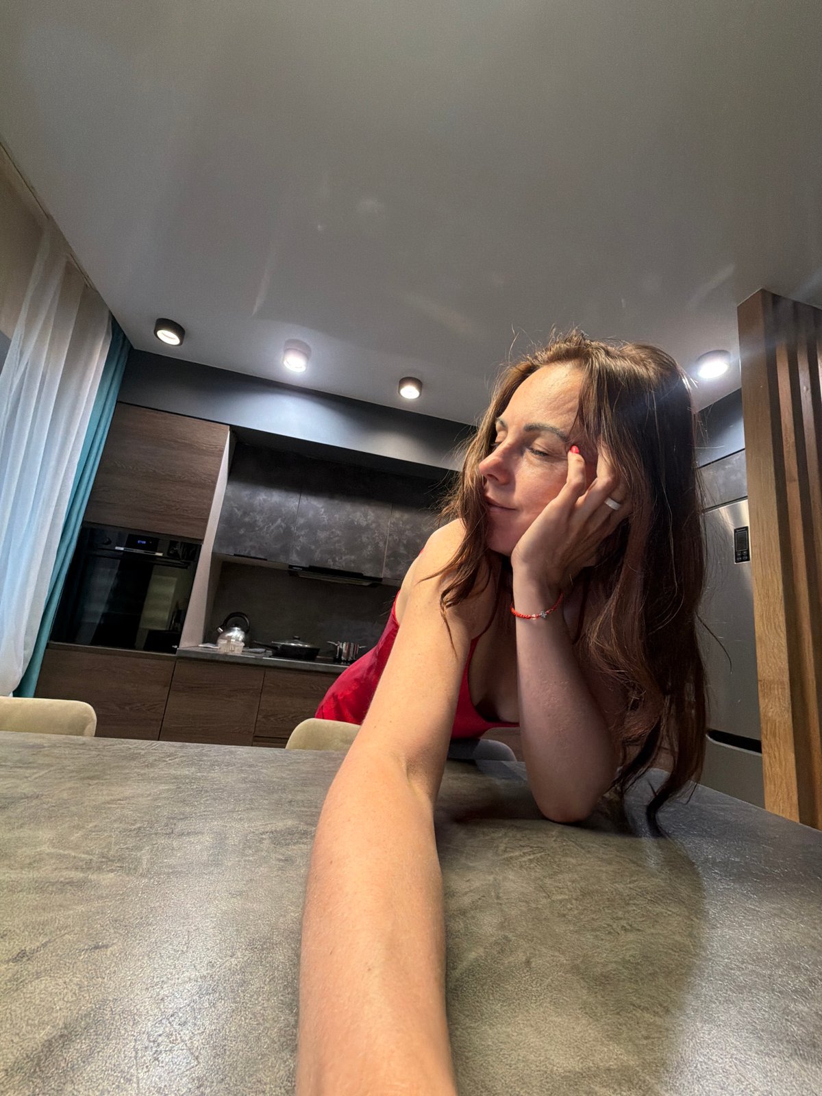 Woman's evening routine documented in Birobidzhan apartment