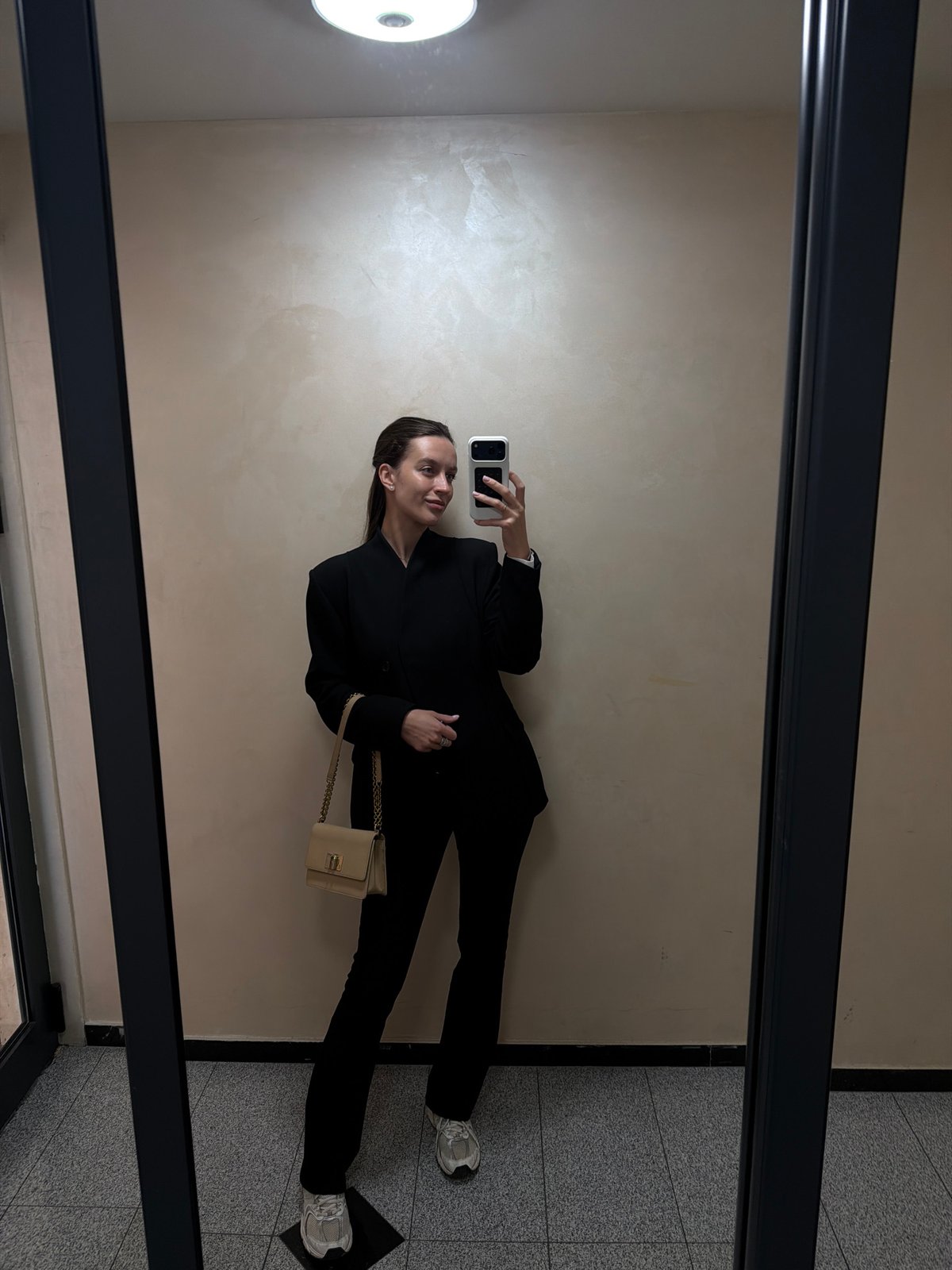 Woman documents skincare routine with selfies in Belgrade suburb