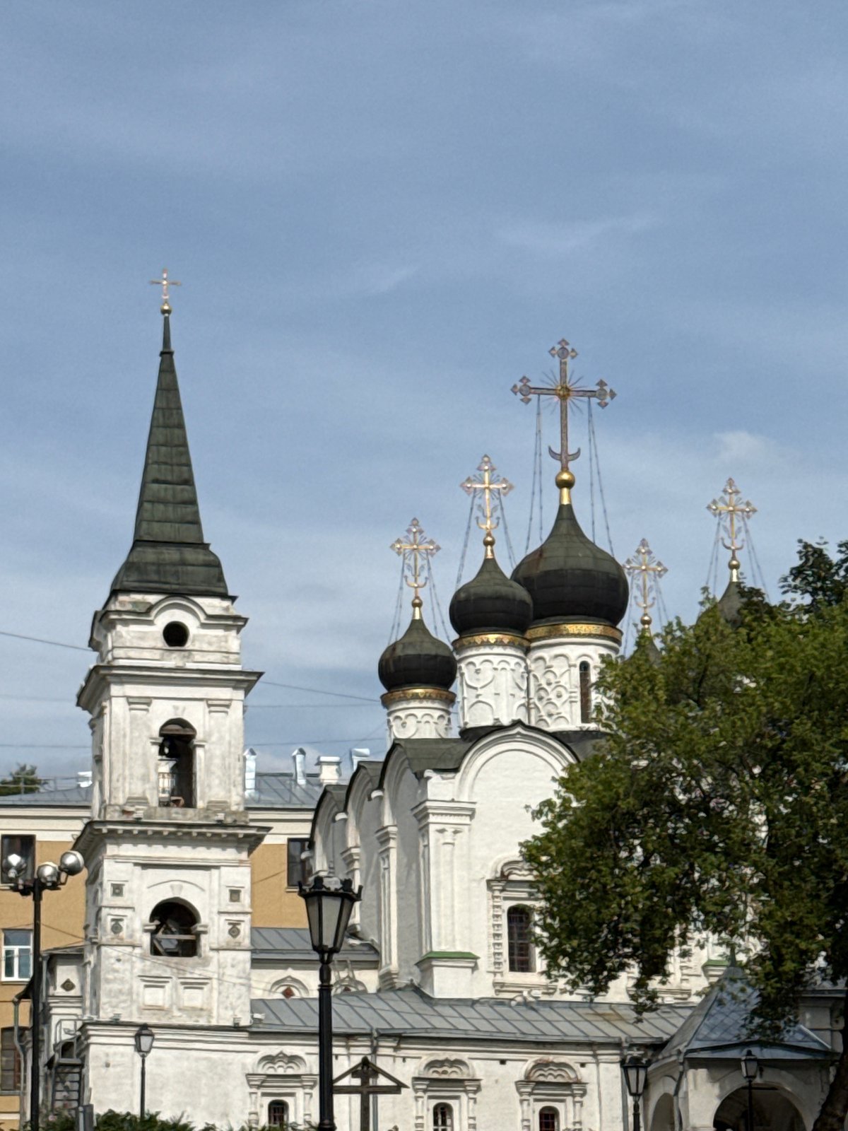 Sunny afternoon at Kolomenskoye's historic church complex, Moscow