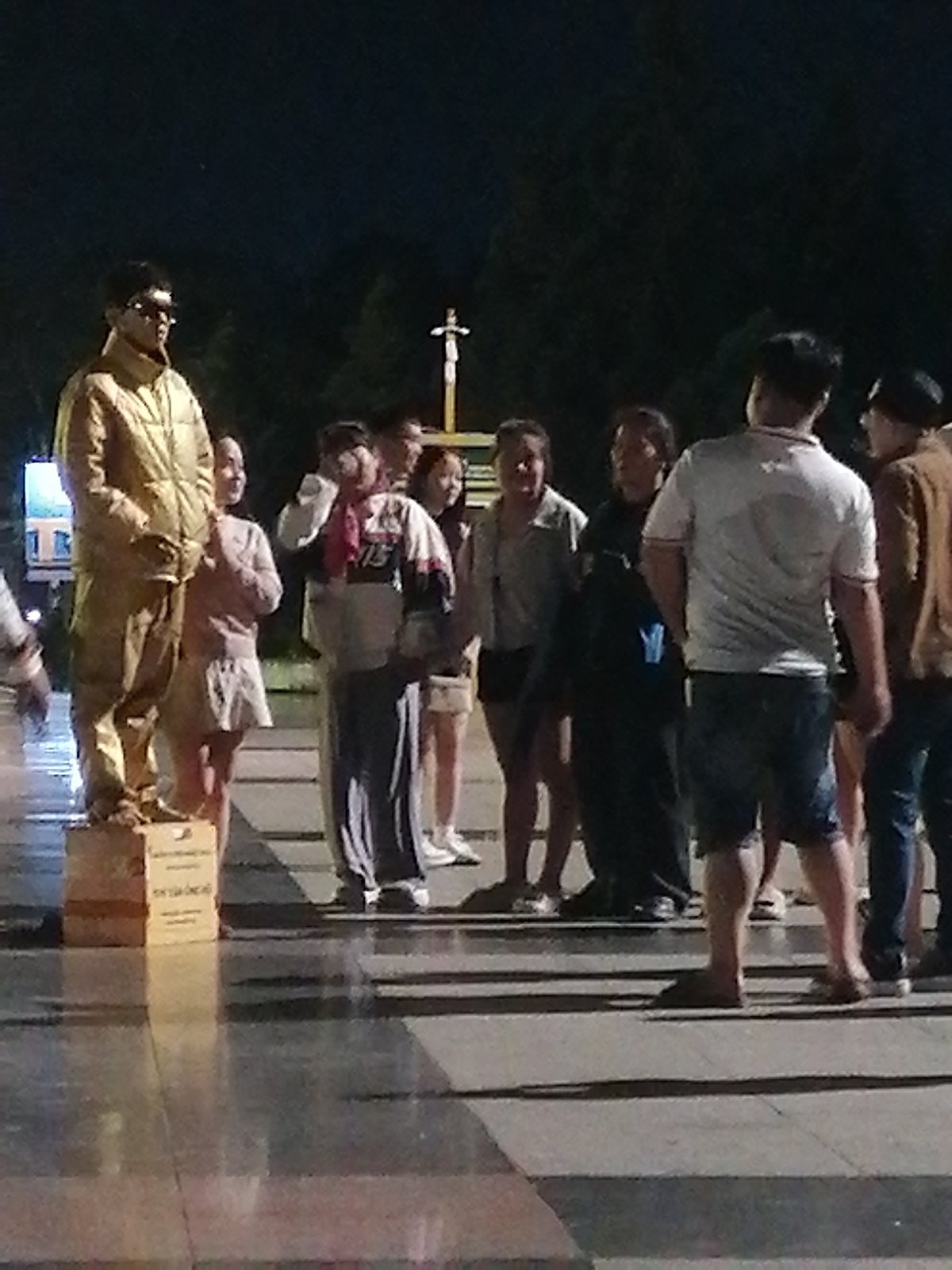 Skaters, dancers, and rollerbladers take over Da Lat plaza at night