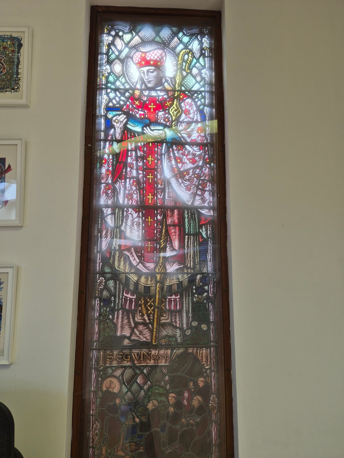 Medieval stained glass window observed in Worcester