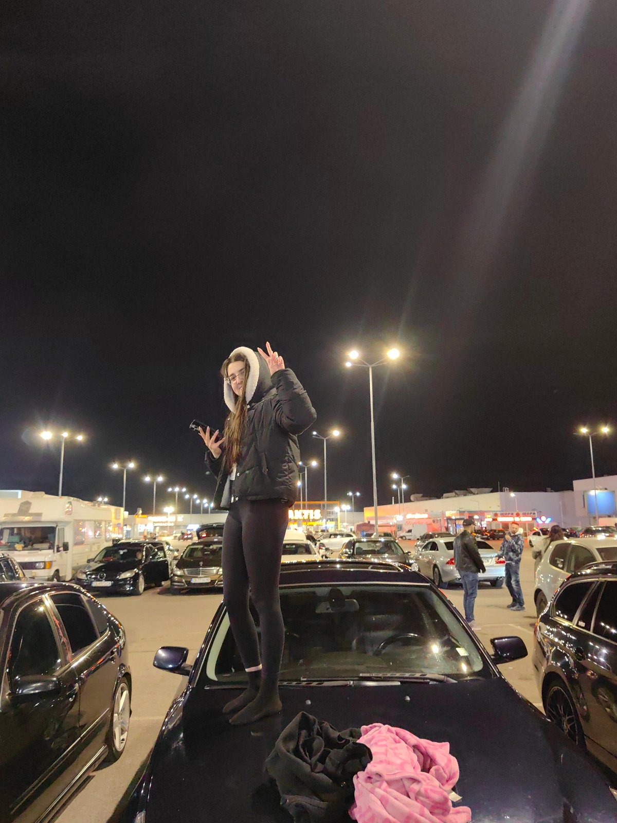 Nighttime car meet draws crowds to Sofia parking lot