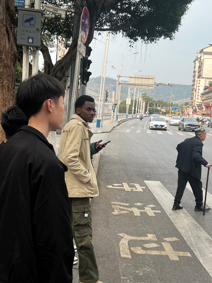 Morning street life documented in Jiangjin District, China