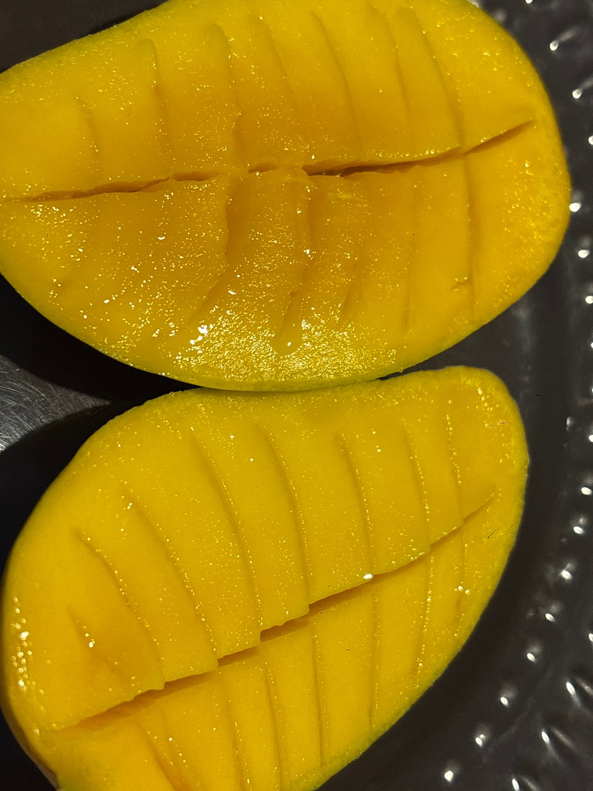 Fresh cut mangoes photographed in Mexico City morning