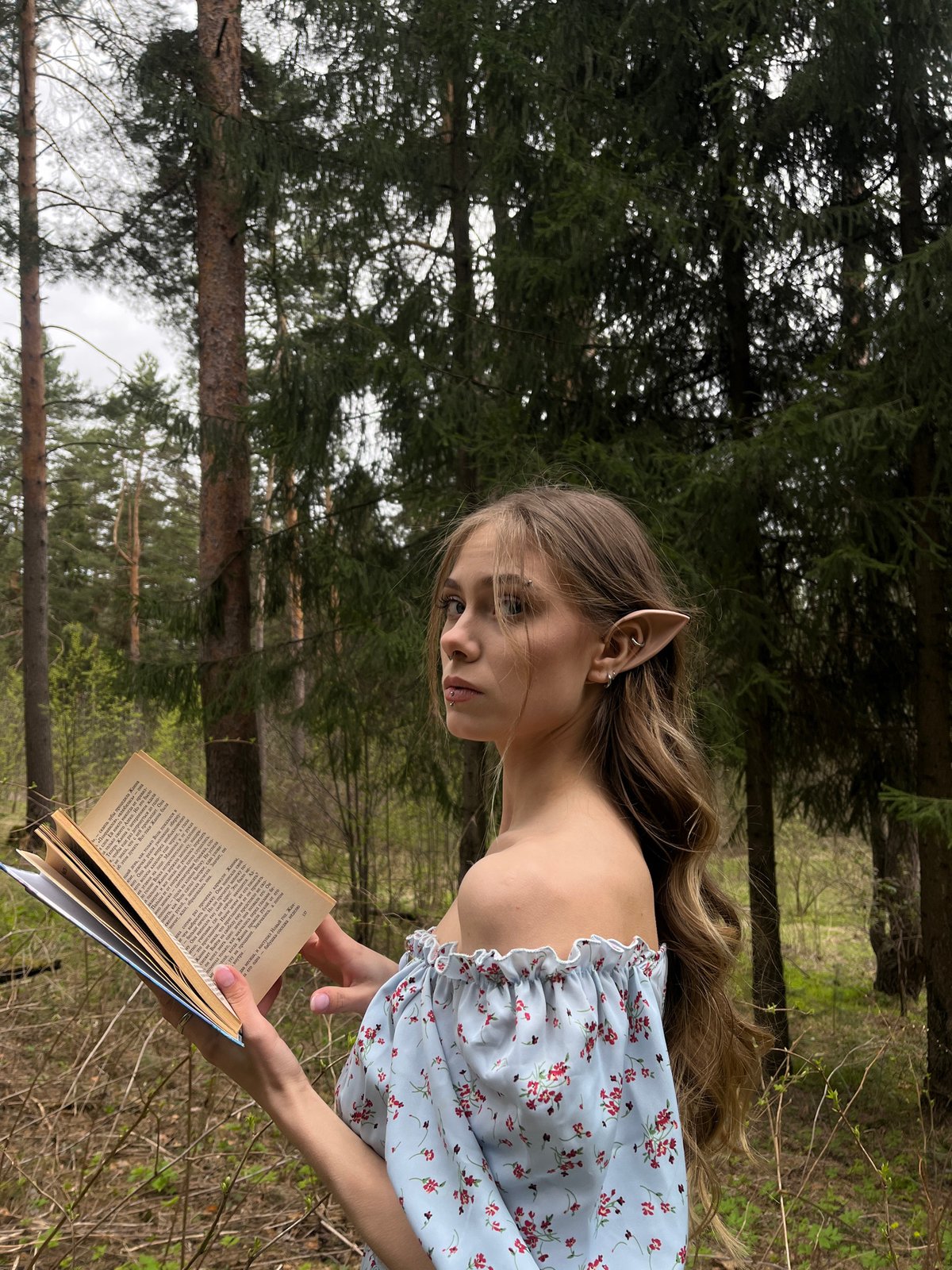 Woman with pointed ears spotted reading in Russian town