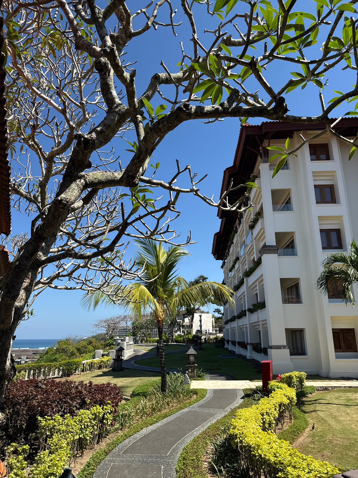Early morning scenes documented at Kuta Selatan resort complex
