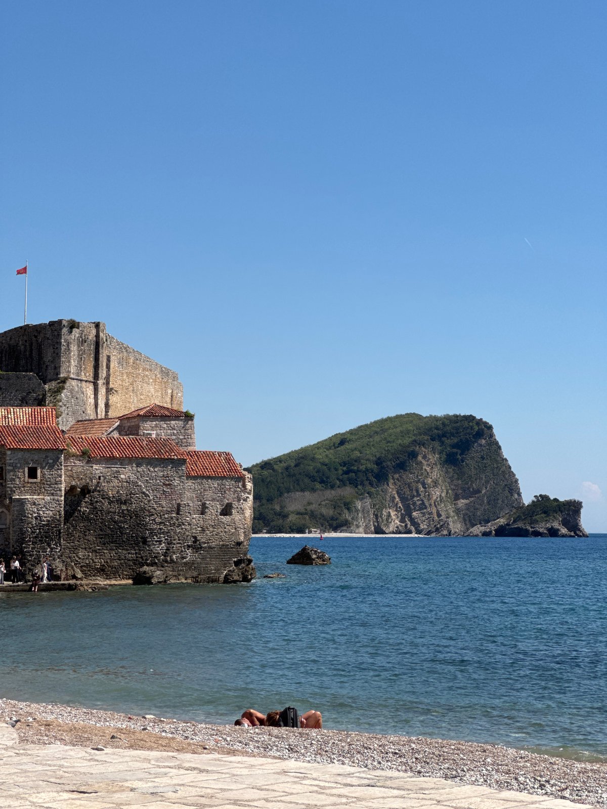 Sunny Sunday afternoon captured across Budva's beaches and cafes