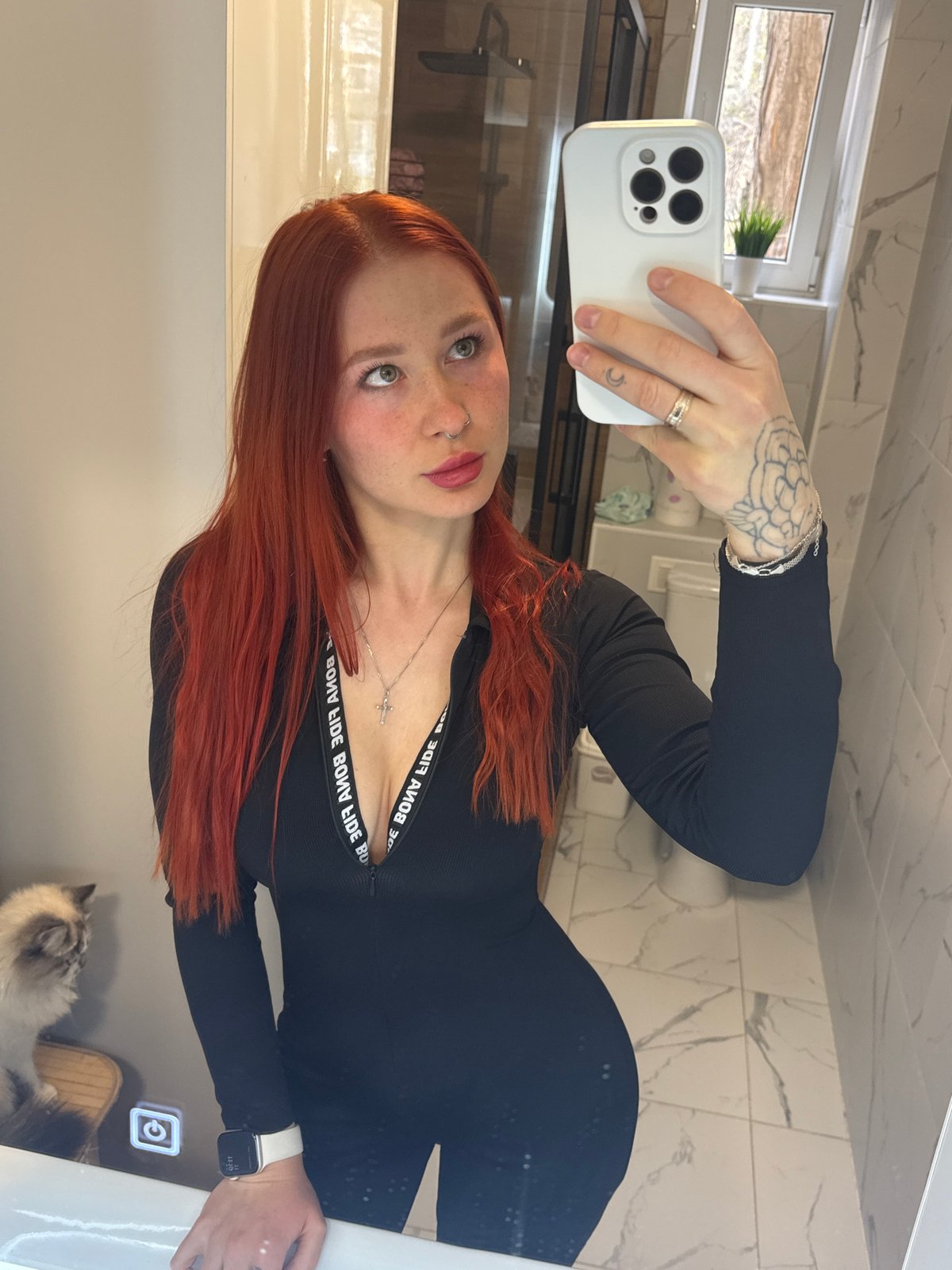 Woman takes bathroom selfie in Rostov-on-Don