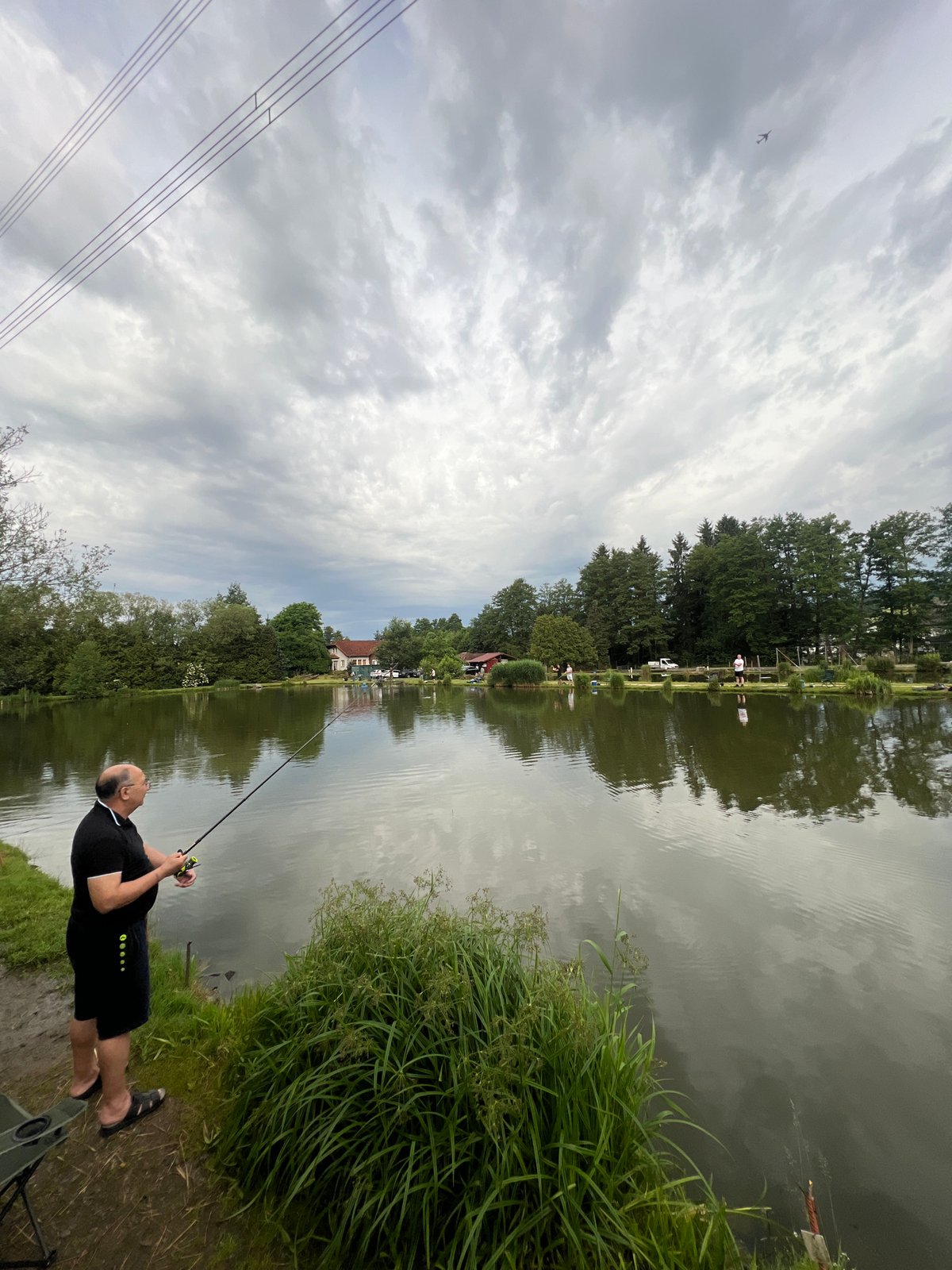 Morning fishing activity observed at Hain-Gründau pond