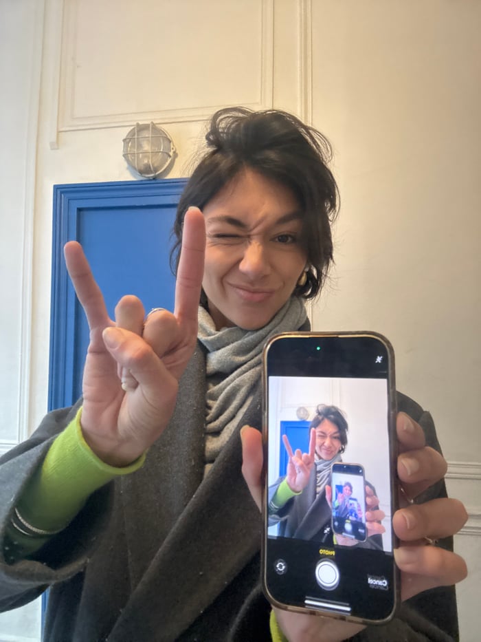 Afternoon stroll through Paris captured in selfies and street scenes