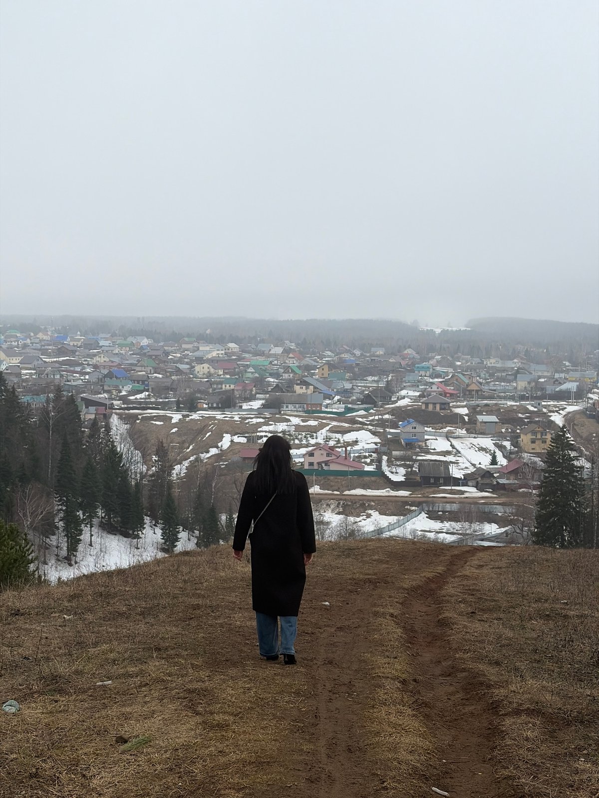 Winter landscape observations recorded across Russian villages April 4th