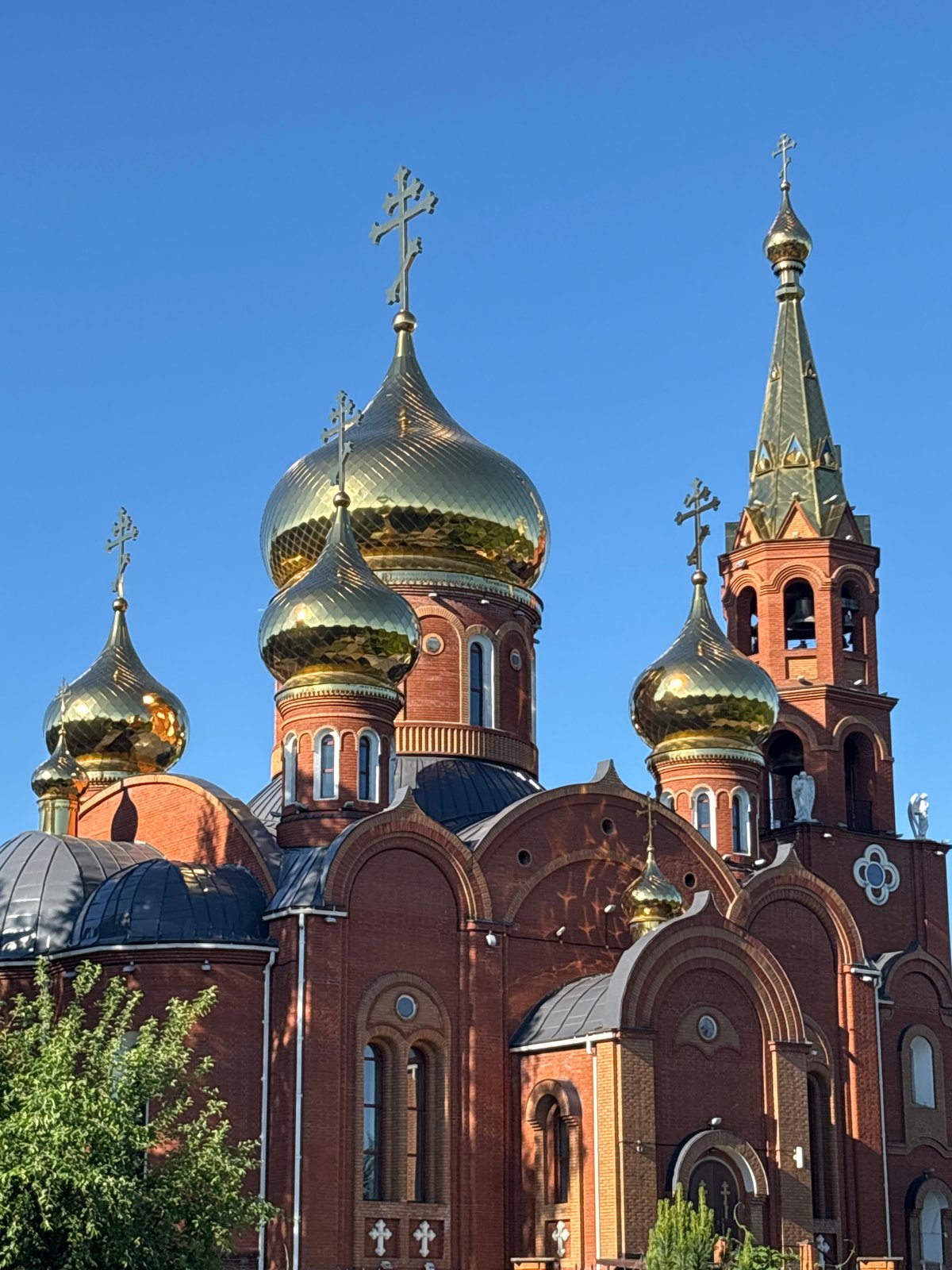 Morning snapshots capture daily life in Chaikovsky, Russia