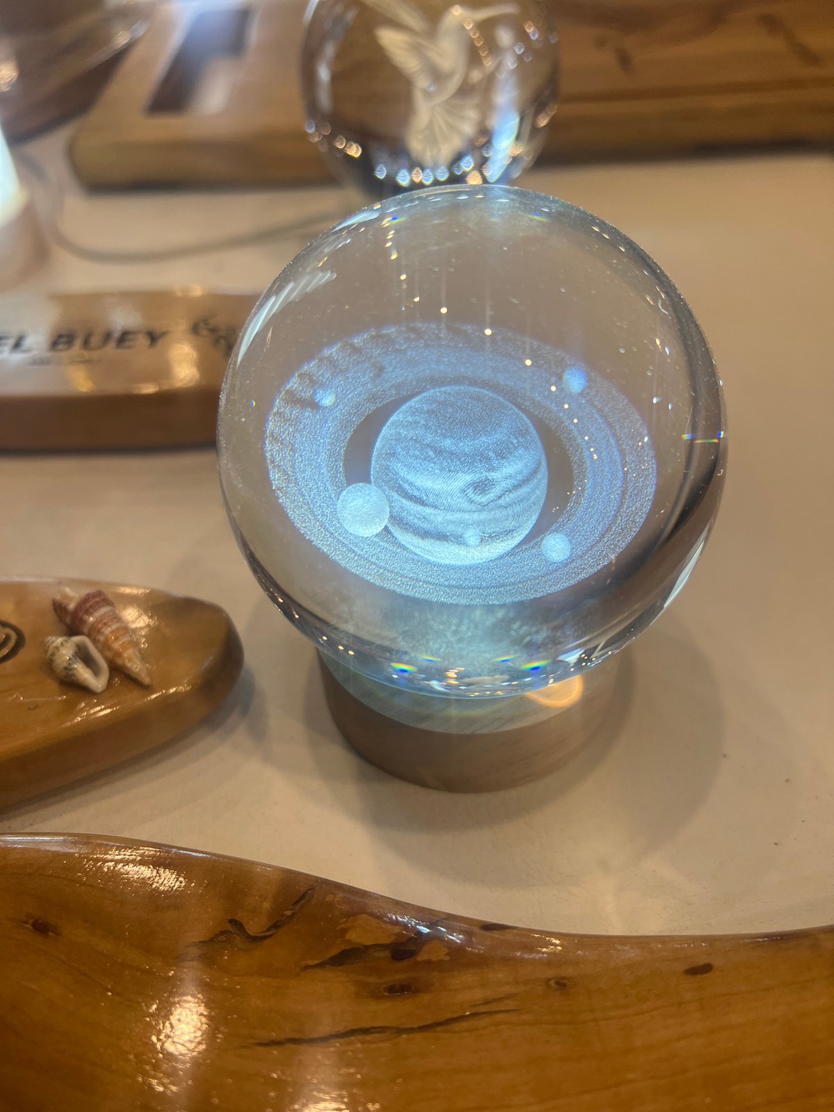 Late-night dining and decorative astronomy display observed in Arica