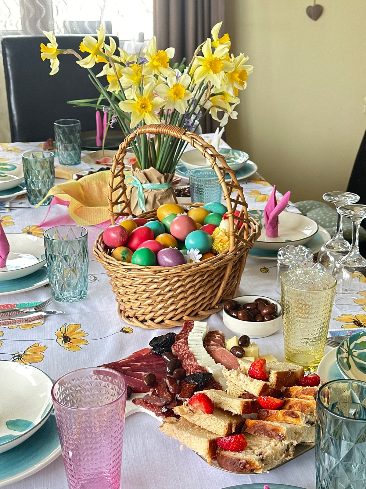 Easter morning preparations documented in Bulgarian village