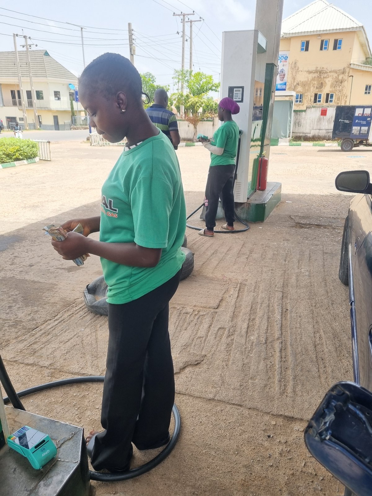 Routine fuel transaction documented at Jos gas station