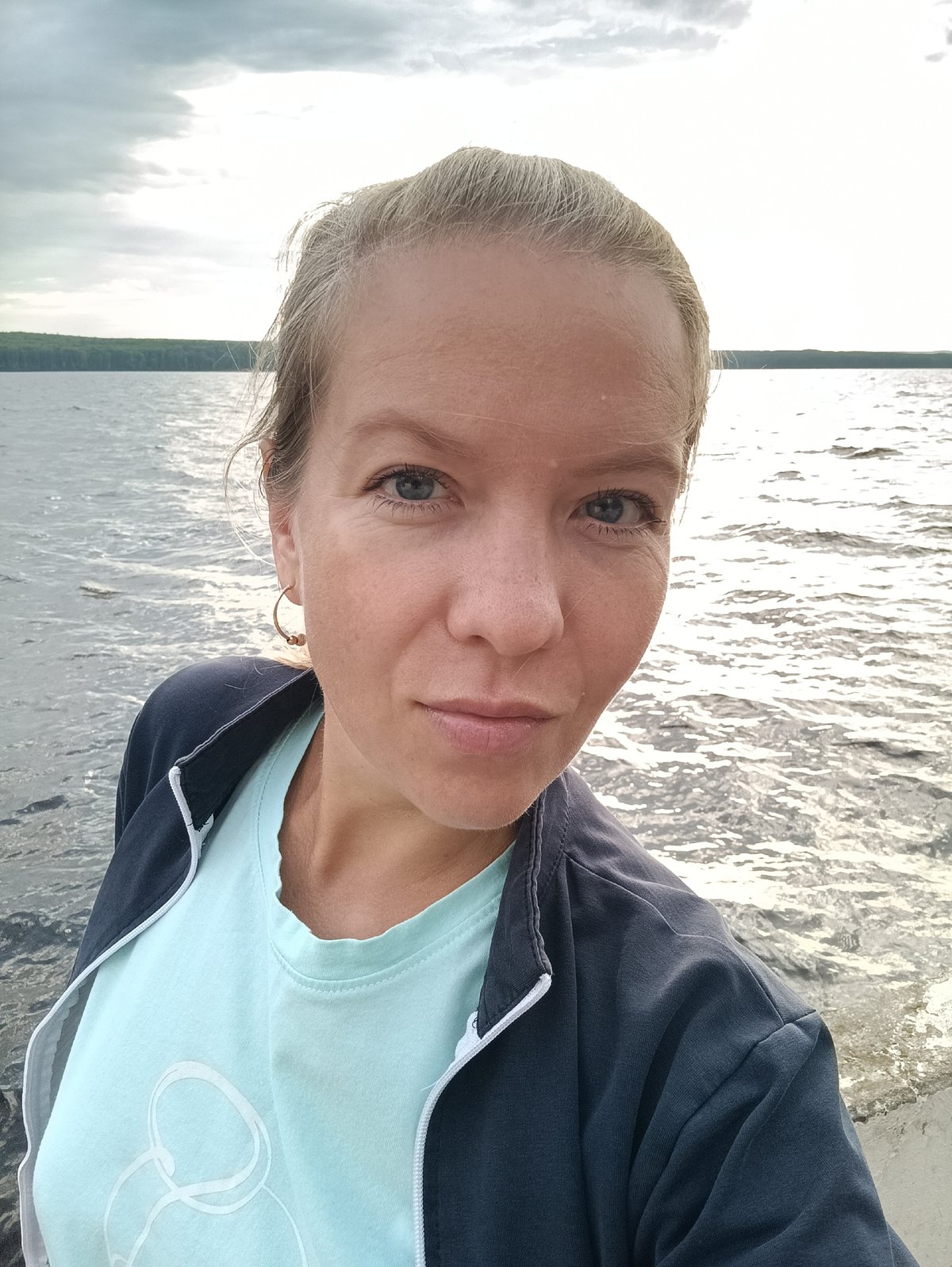 Park bench selfies and marigolds in Chaikovsky, Russia