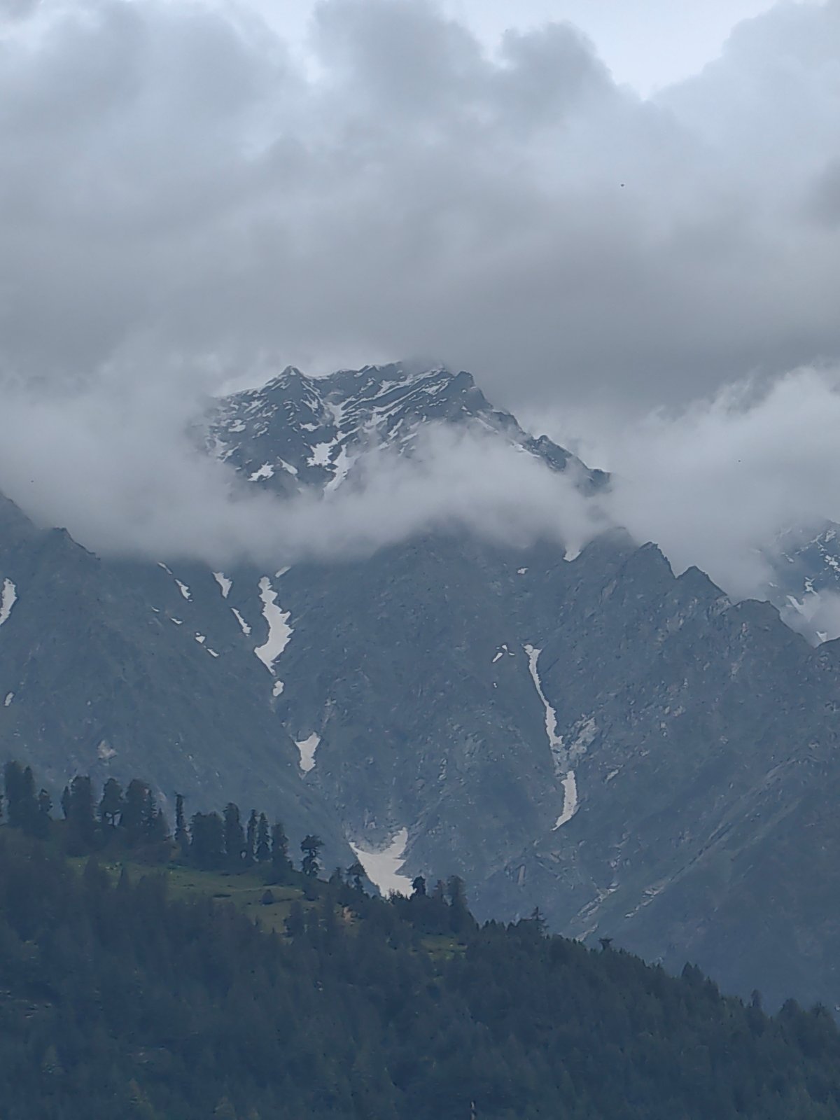 Vashisht morning: stormy Himalayan skies and village interiors
