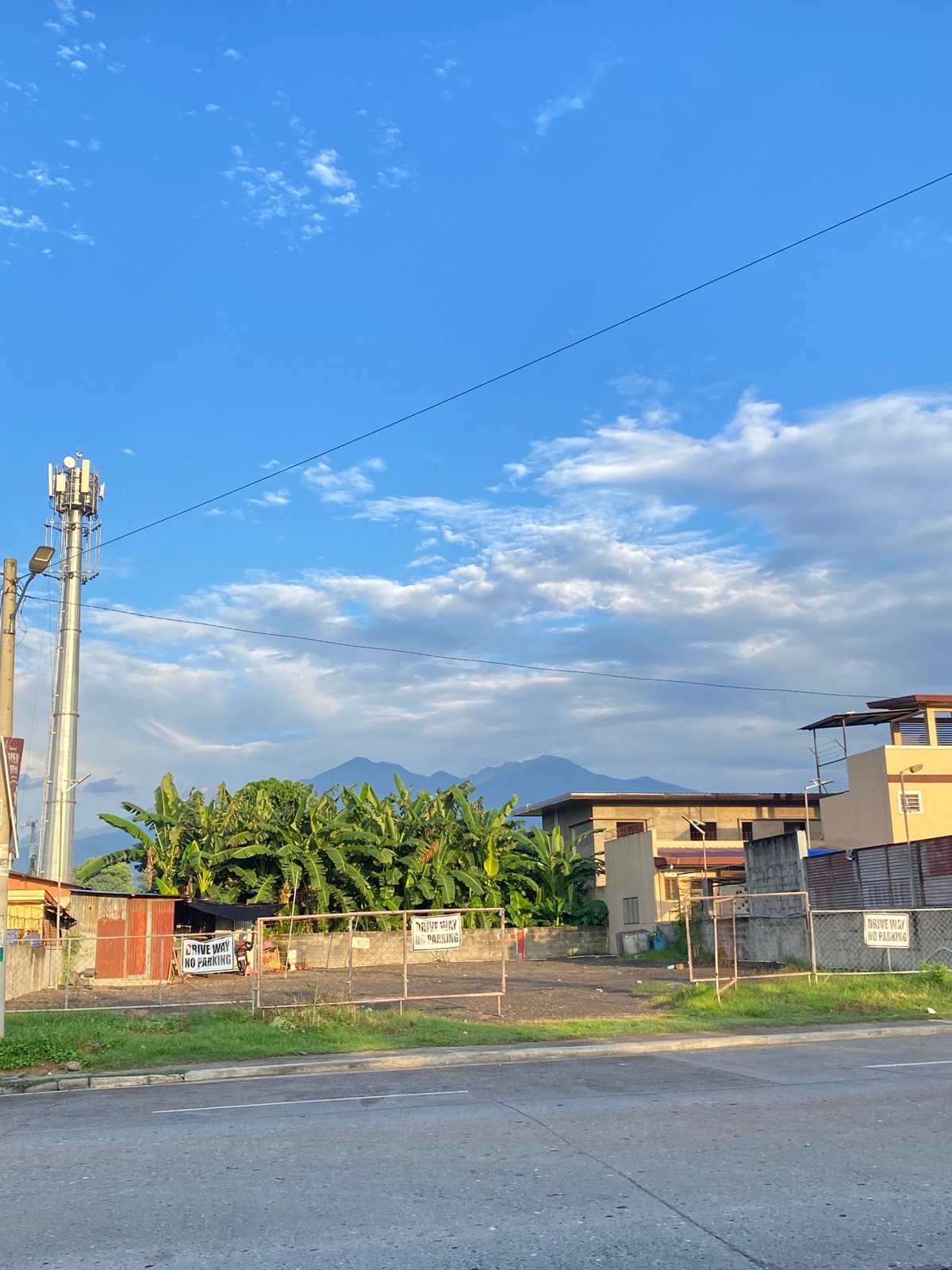 Davao City street life: tricycles, markets, and roadside scenes