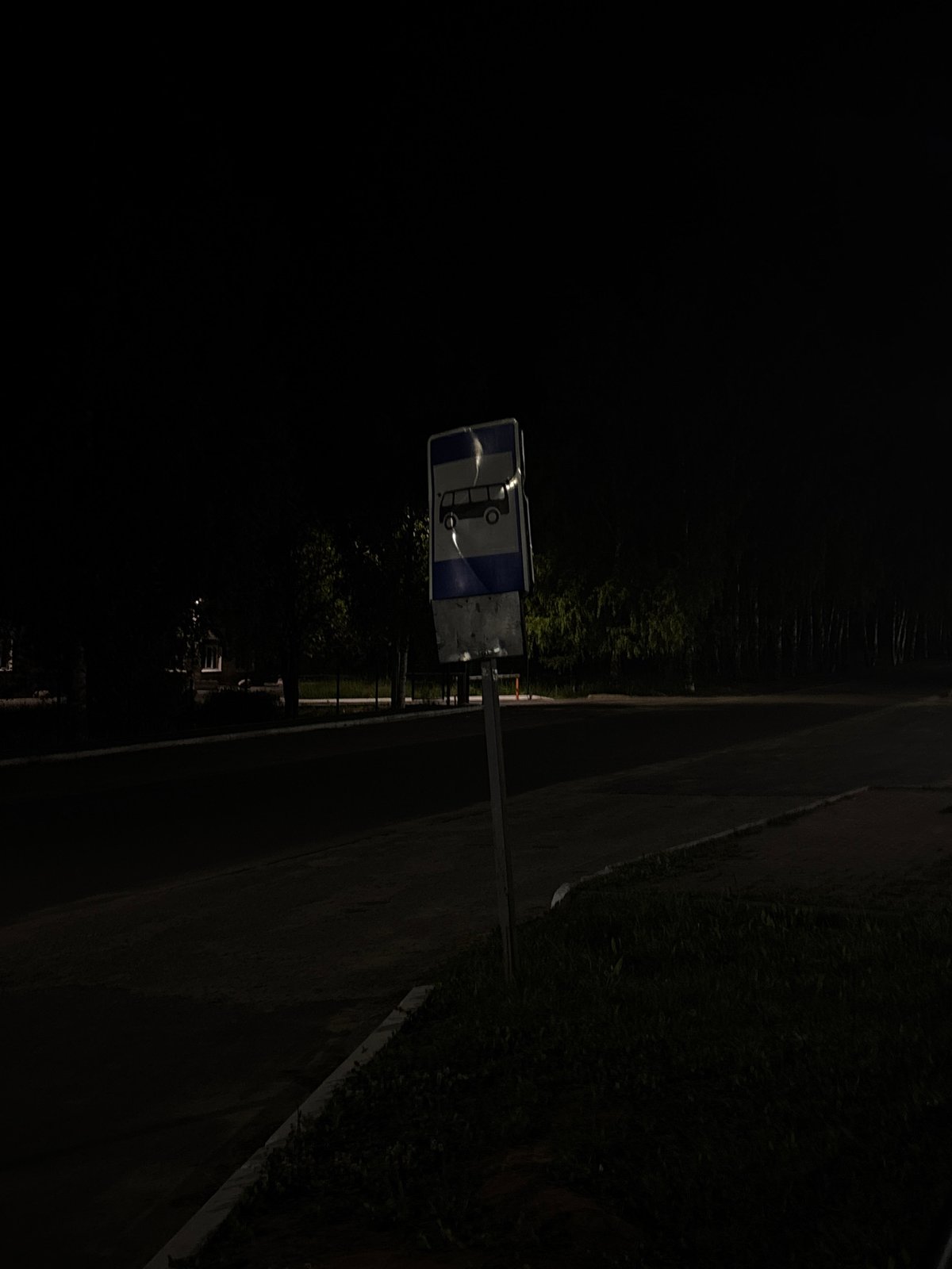 Nighttime walk documented through small Russian town over 43 minutes