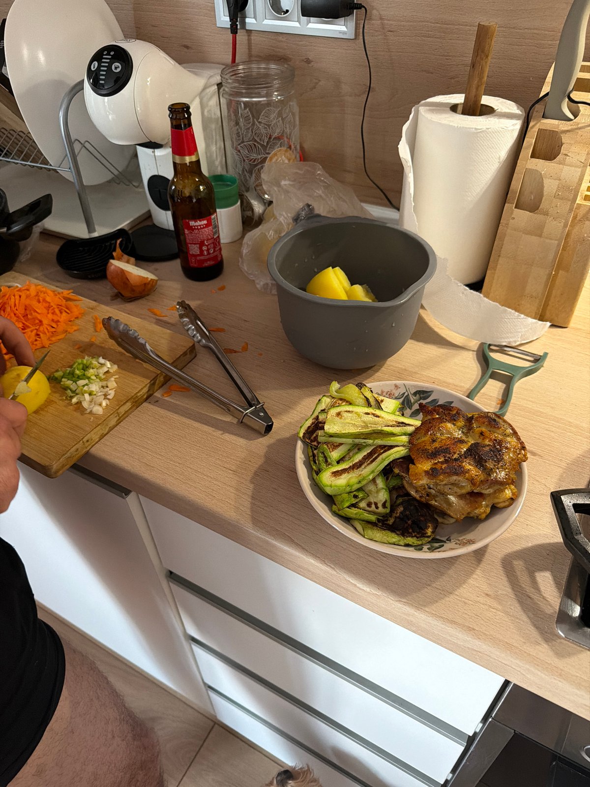 Home cooking and two dogs on a quiet afternoon in Plovdiv