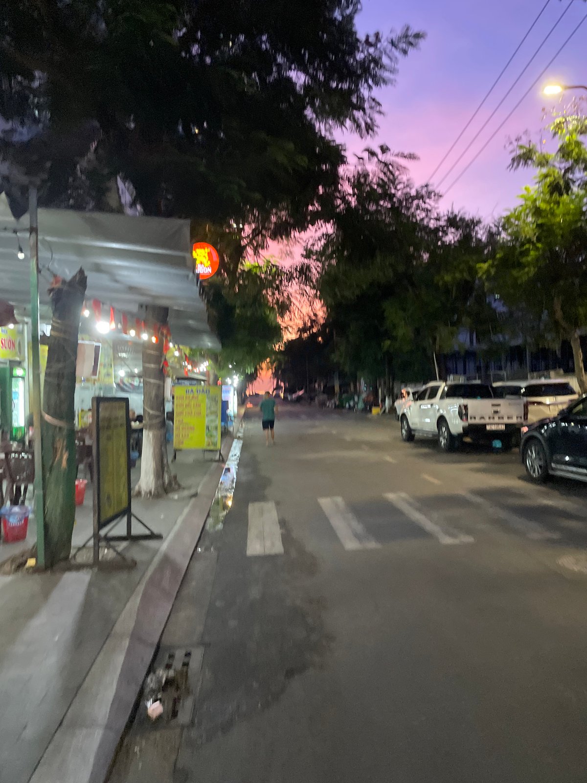 Đà Nẵng at dusk: beaches and streets in golden hour