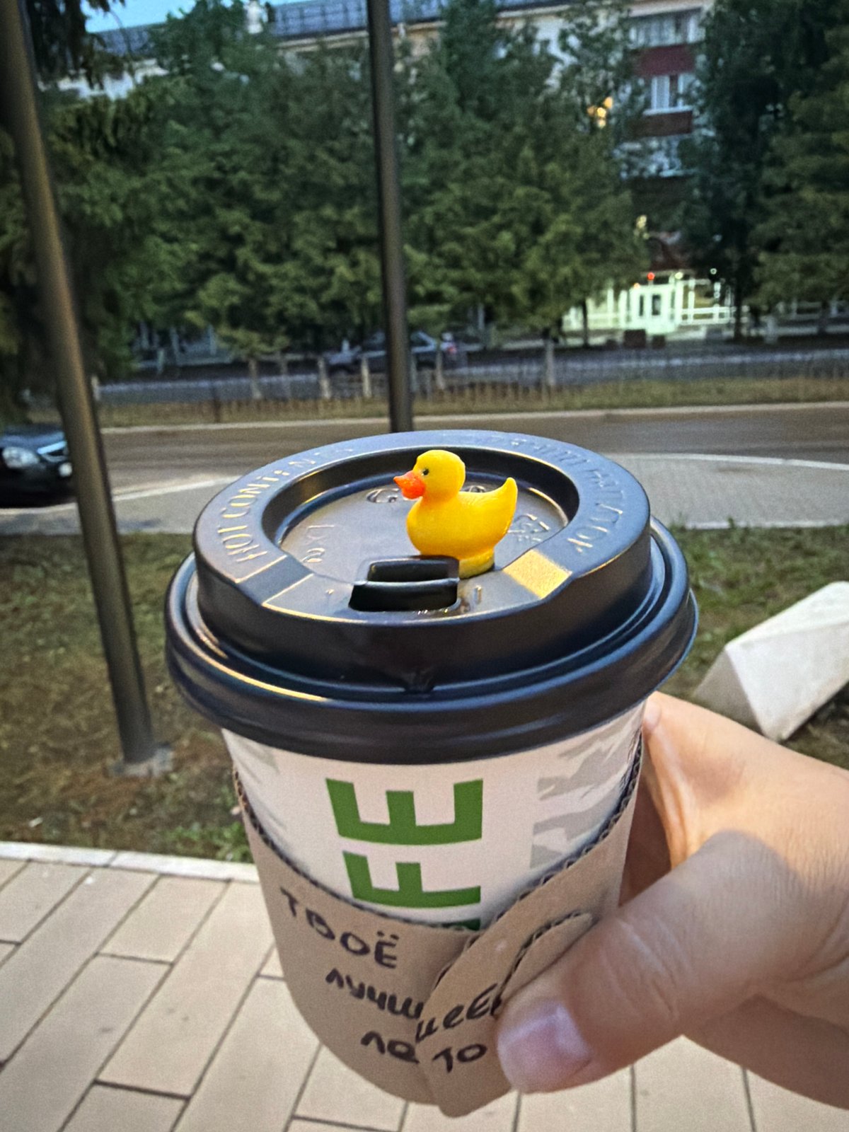 Dusk documentation in Tujmazy features rubber duck, coffee cups