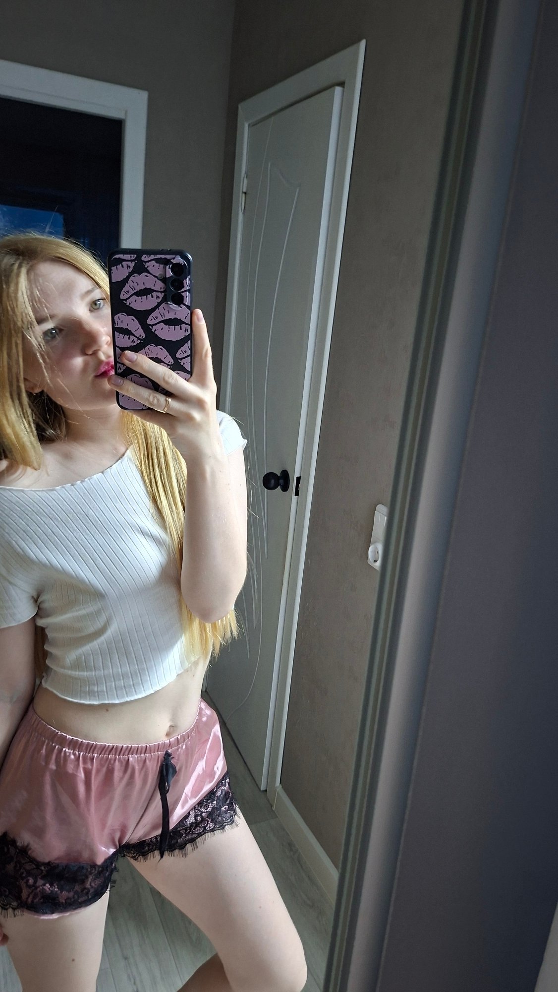 Lazy afternoon at home in Chaikovsky — selfies, a cat, beer, and gaming