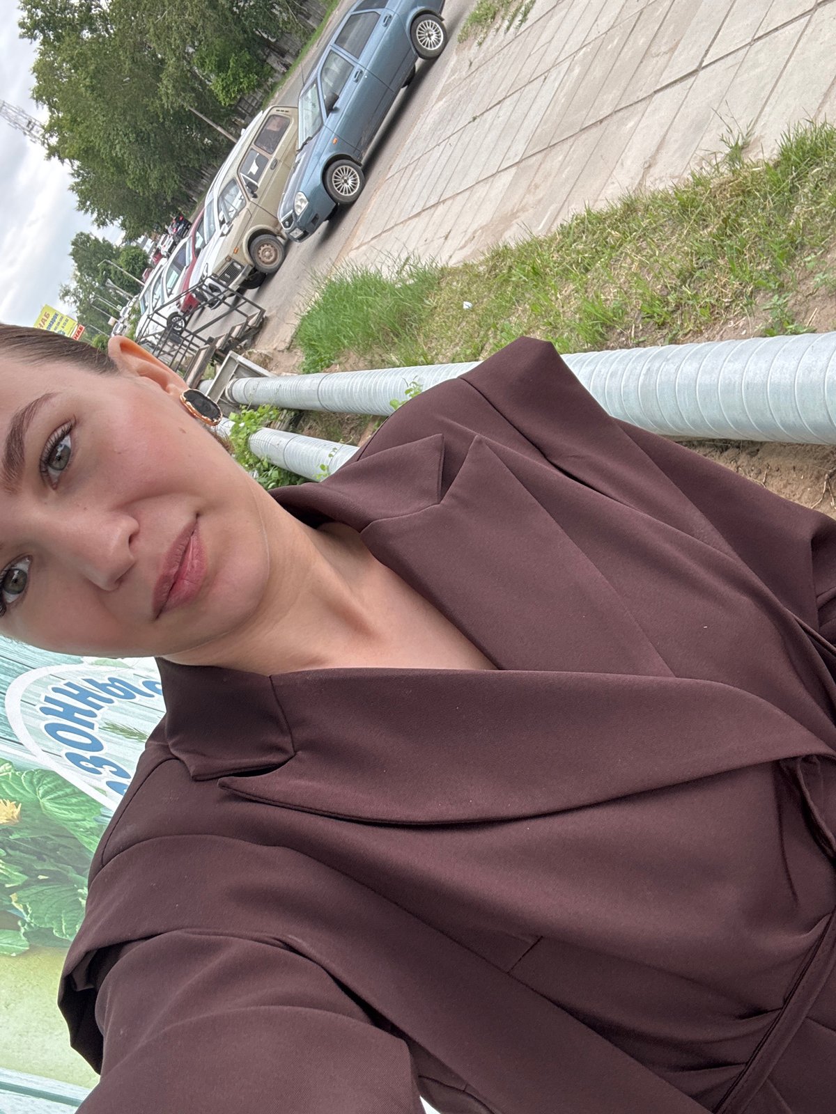 Woman's morning routine documented across Chaikovsky, Russia