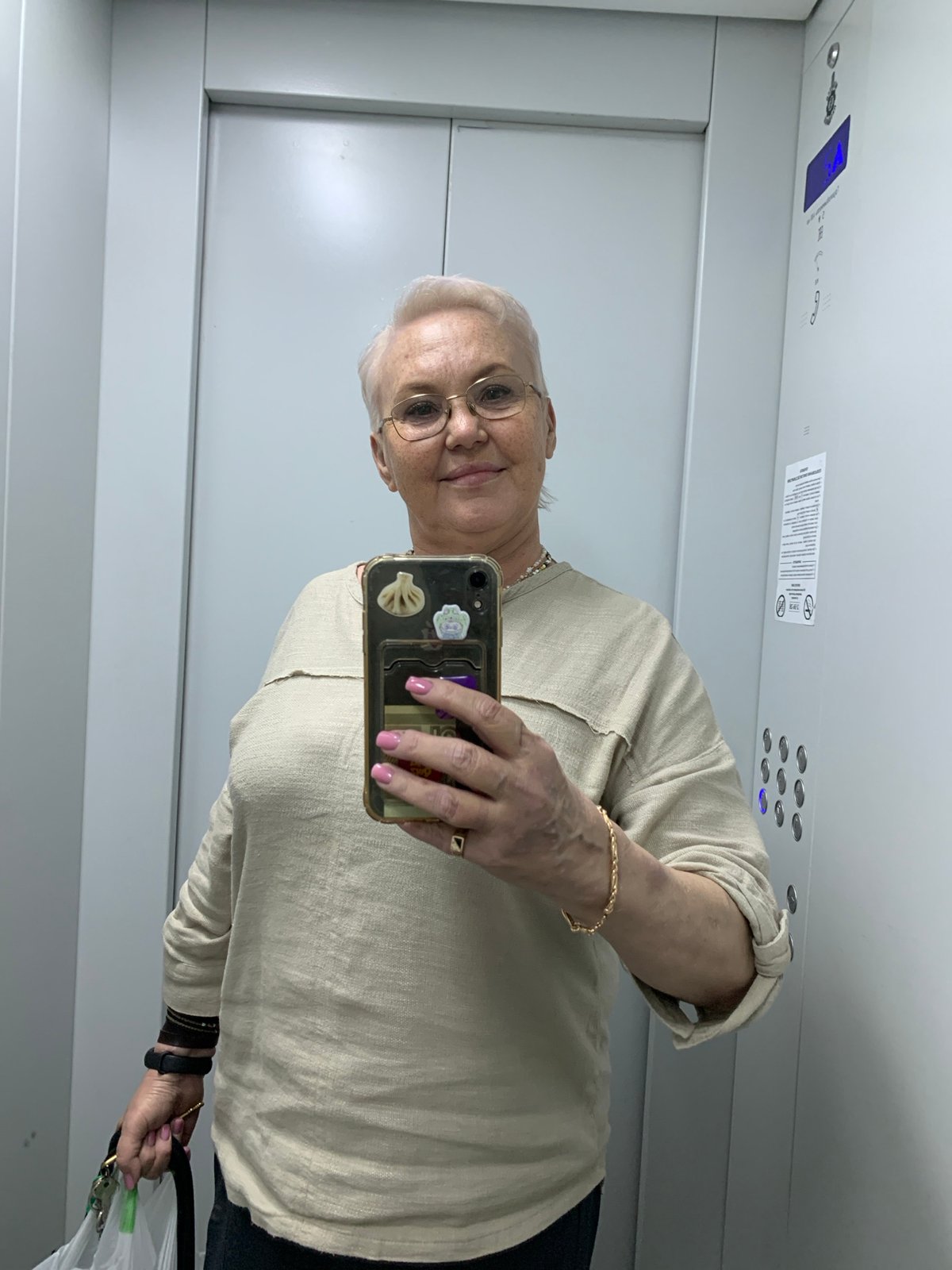 Ordinary life moments documented across Chaikovsky, Russia Thursday afternoon