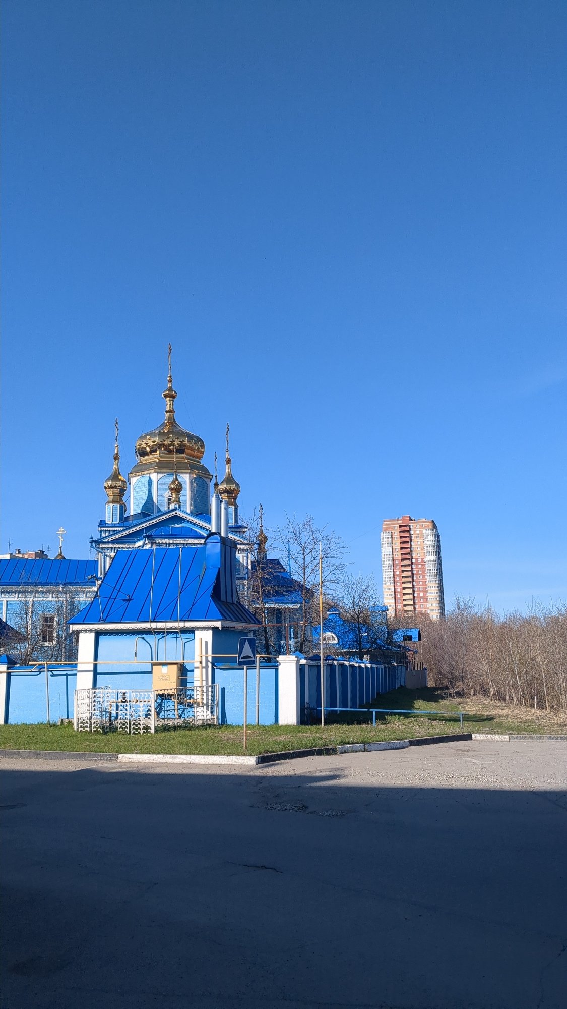 Spring day documentation of Ulyanovsk infrastructure and Orthodox churches