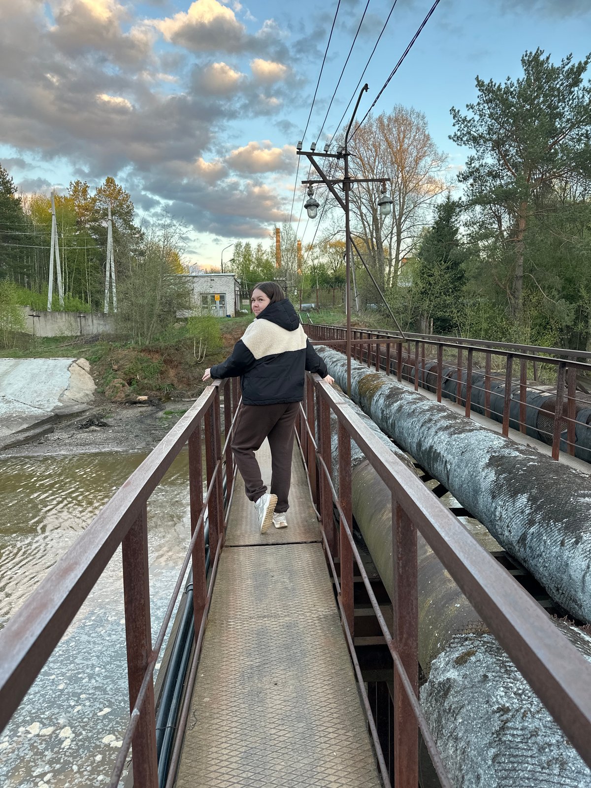 Bridge activity captured by witnesses in Chaikovsky, Russia