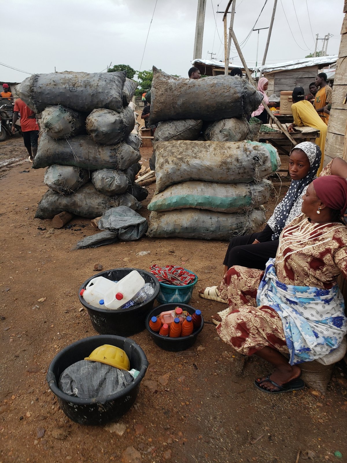 Morning market activity documented along Niger River in Lokoja