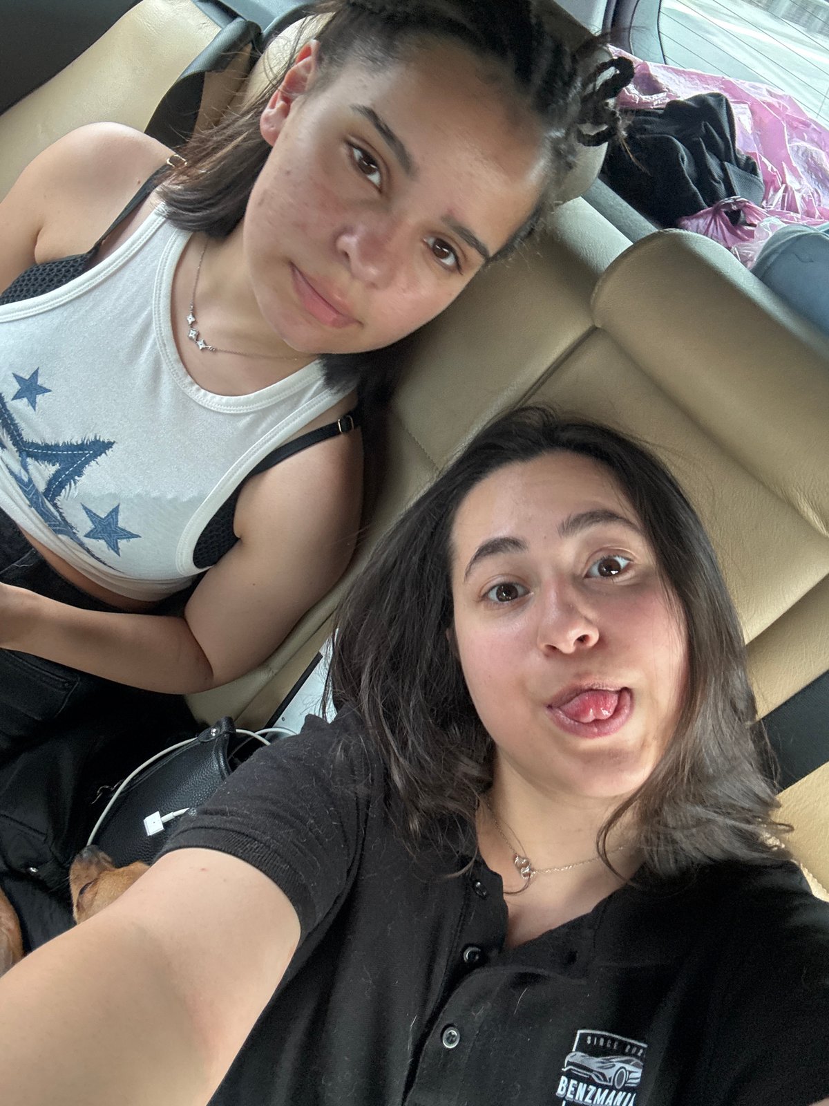 Two women spotted in vehicle backseat in Baliovtsi, Bulgaria